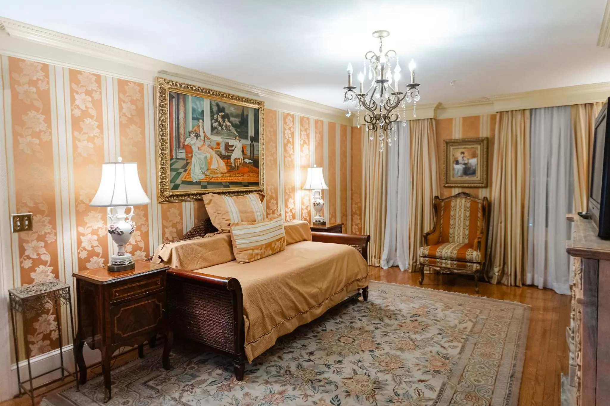 Bed in 1840s Carrollton Inn