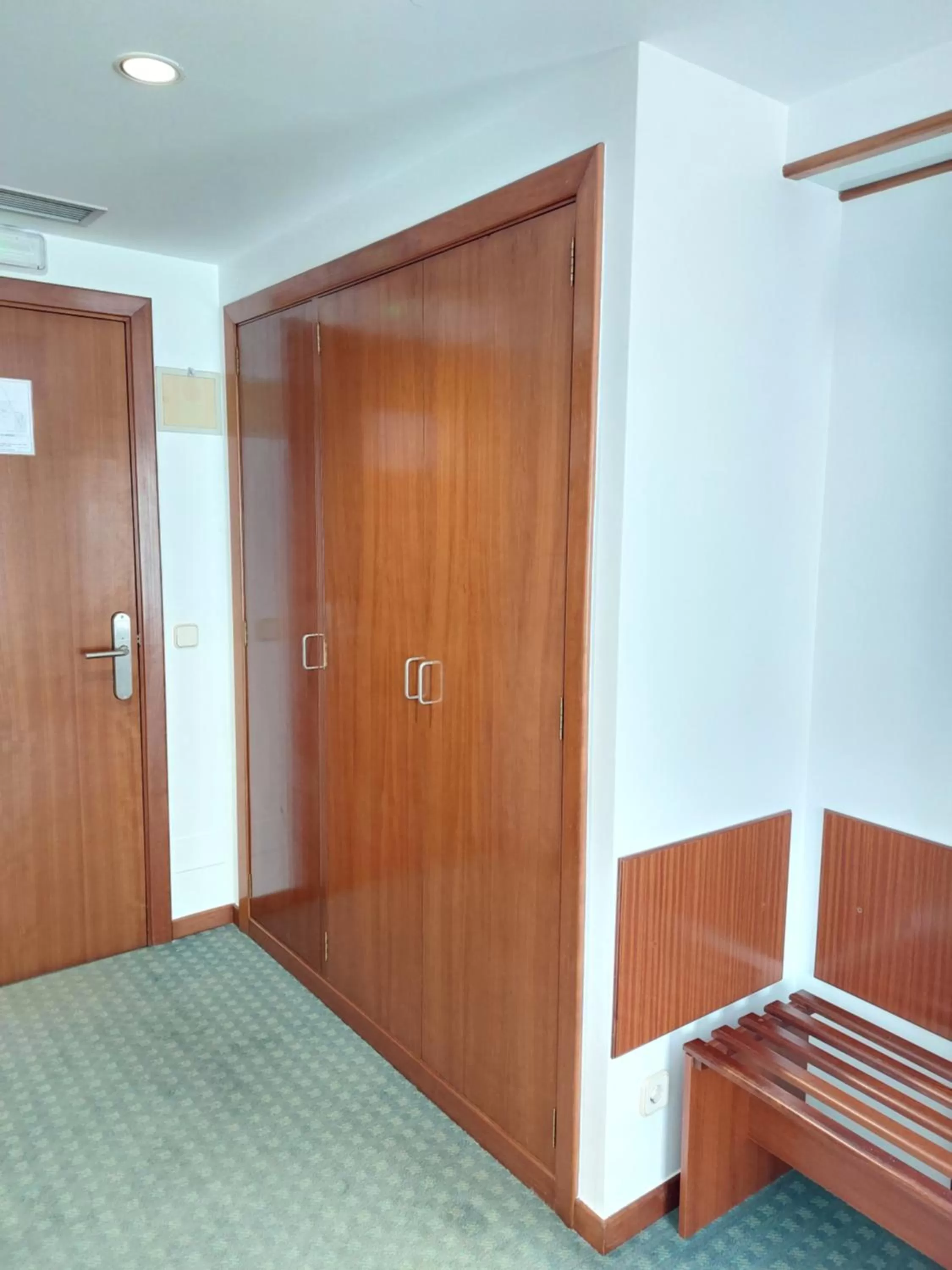 wardrobe in Hotel Costa Atlántica