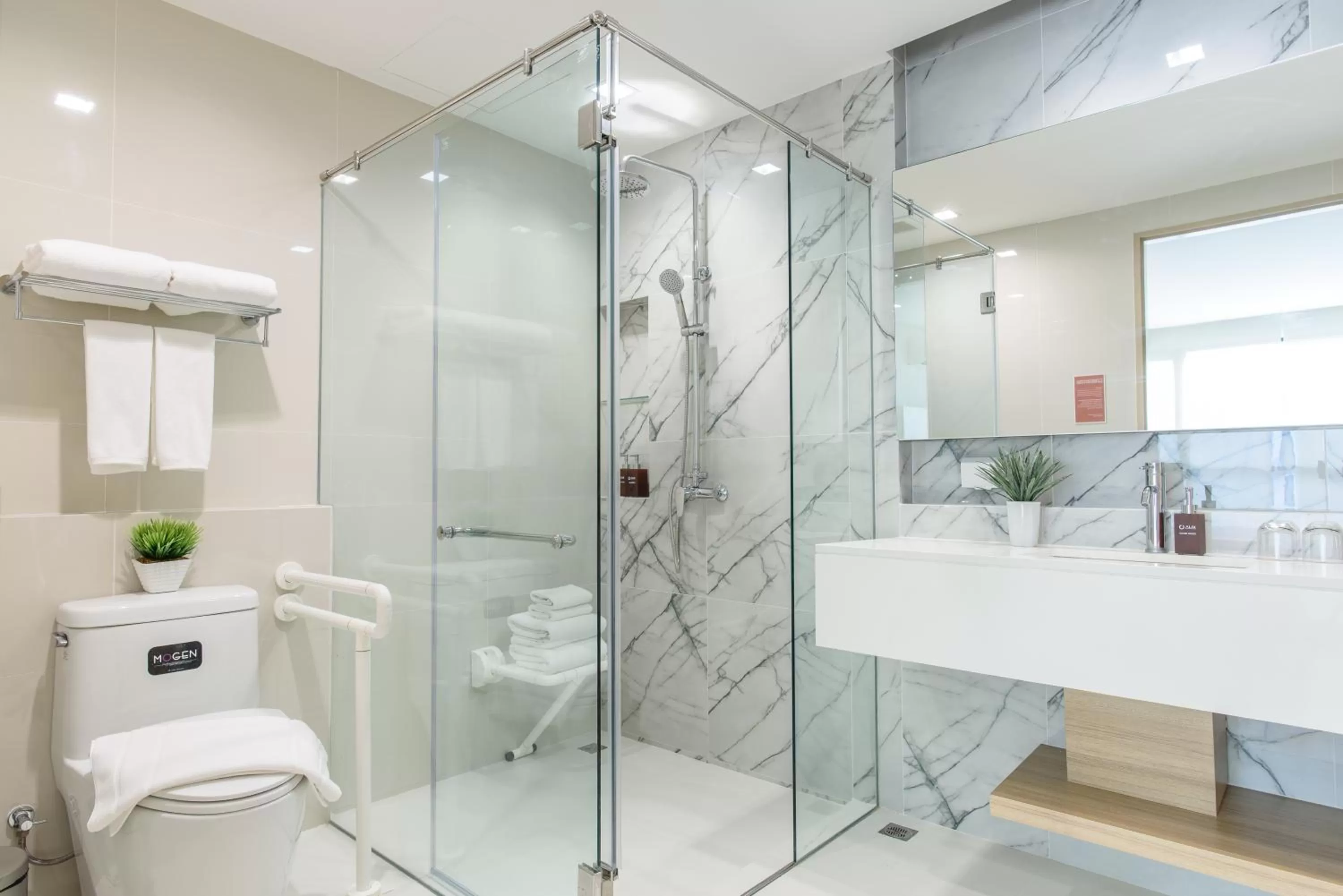 Toilet in Alix Bangkok Hotel