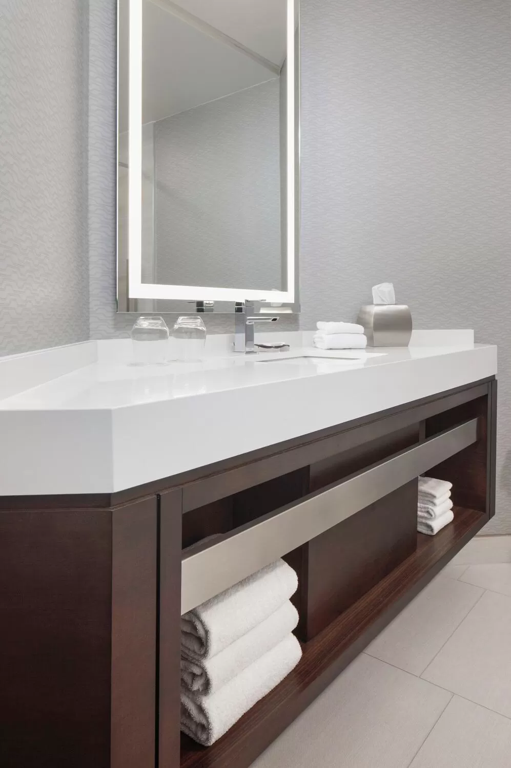 Bathroom in Minneapolis Marriott City Center