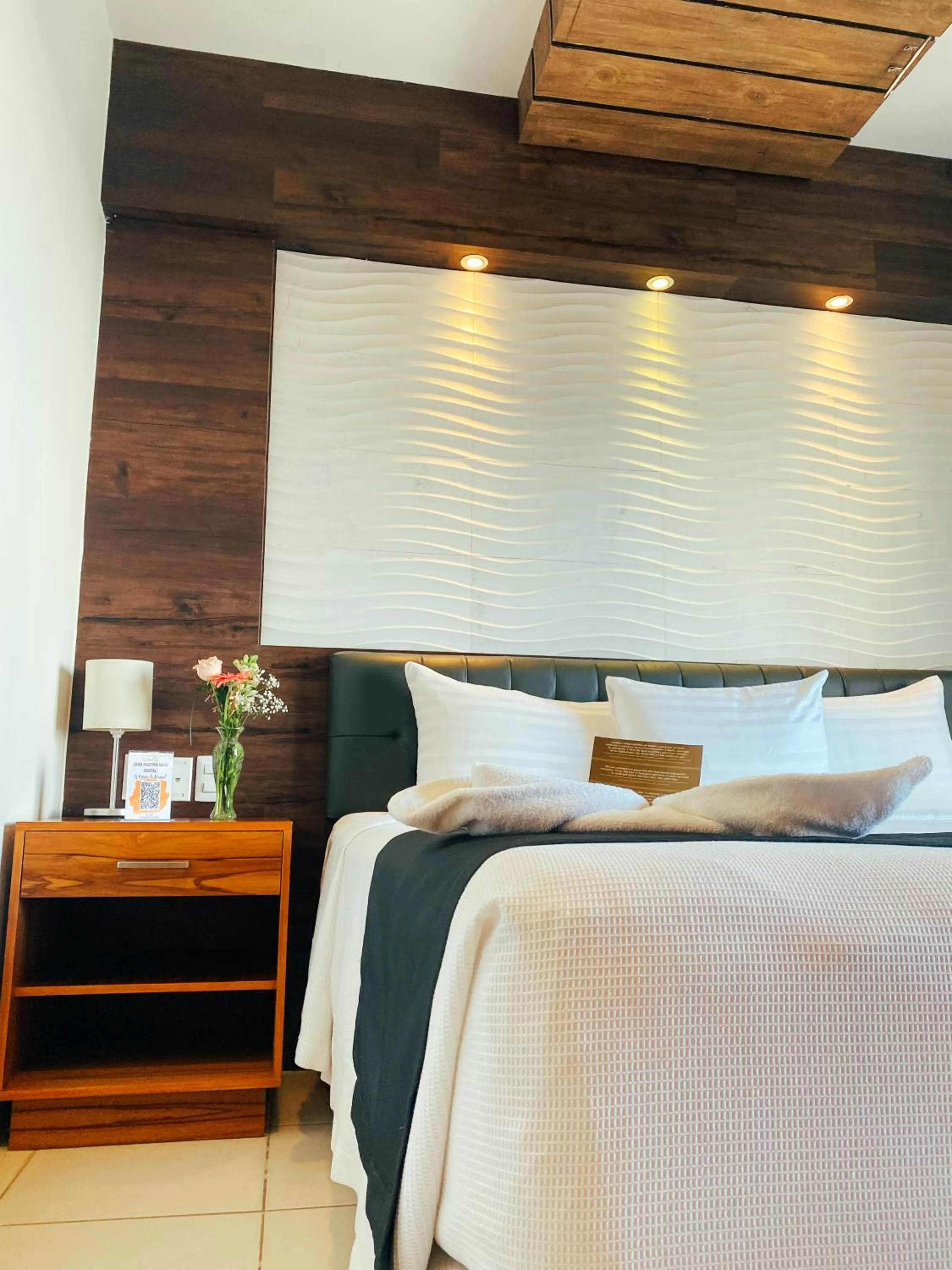 Photo of the whole room, Bed in Hotel Clipperton