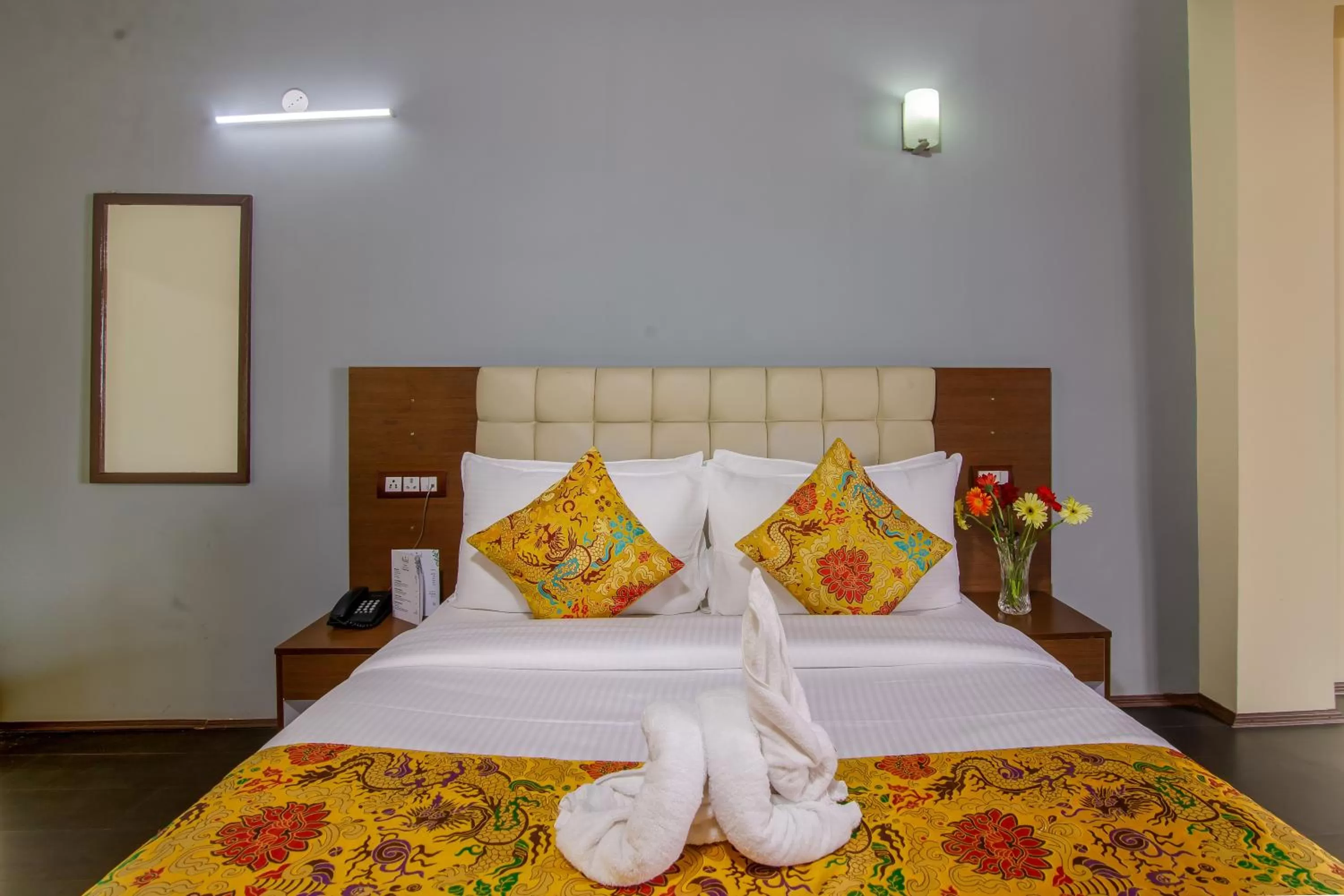 Bedroom, Bed in Muscatel Grand Silkroute - 300 Mts from MG Marg