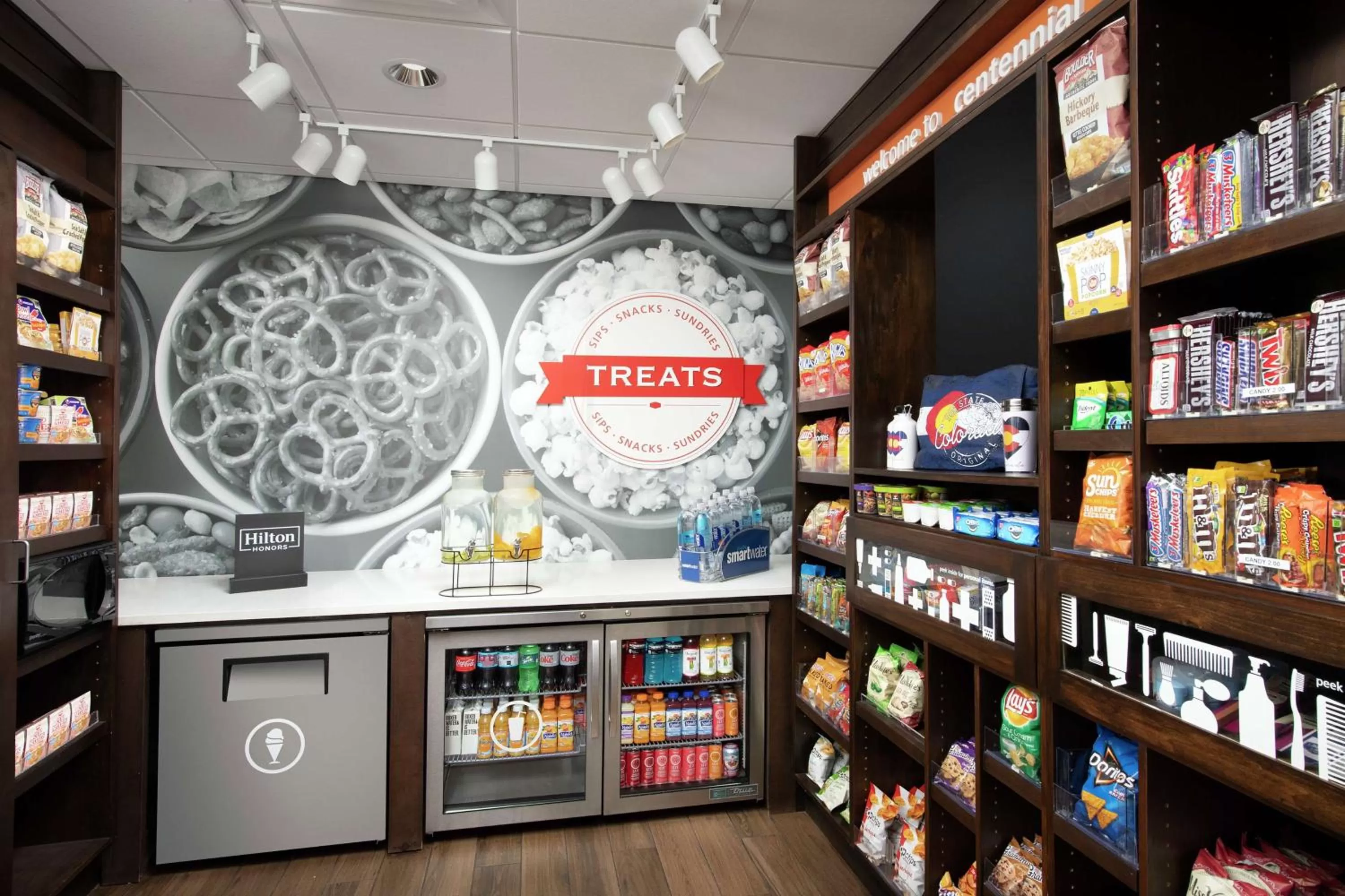 Restaurant/places to eat in Hampton Inn Denver Tech Center South