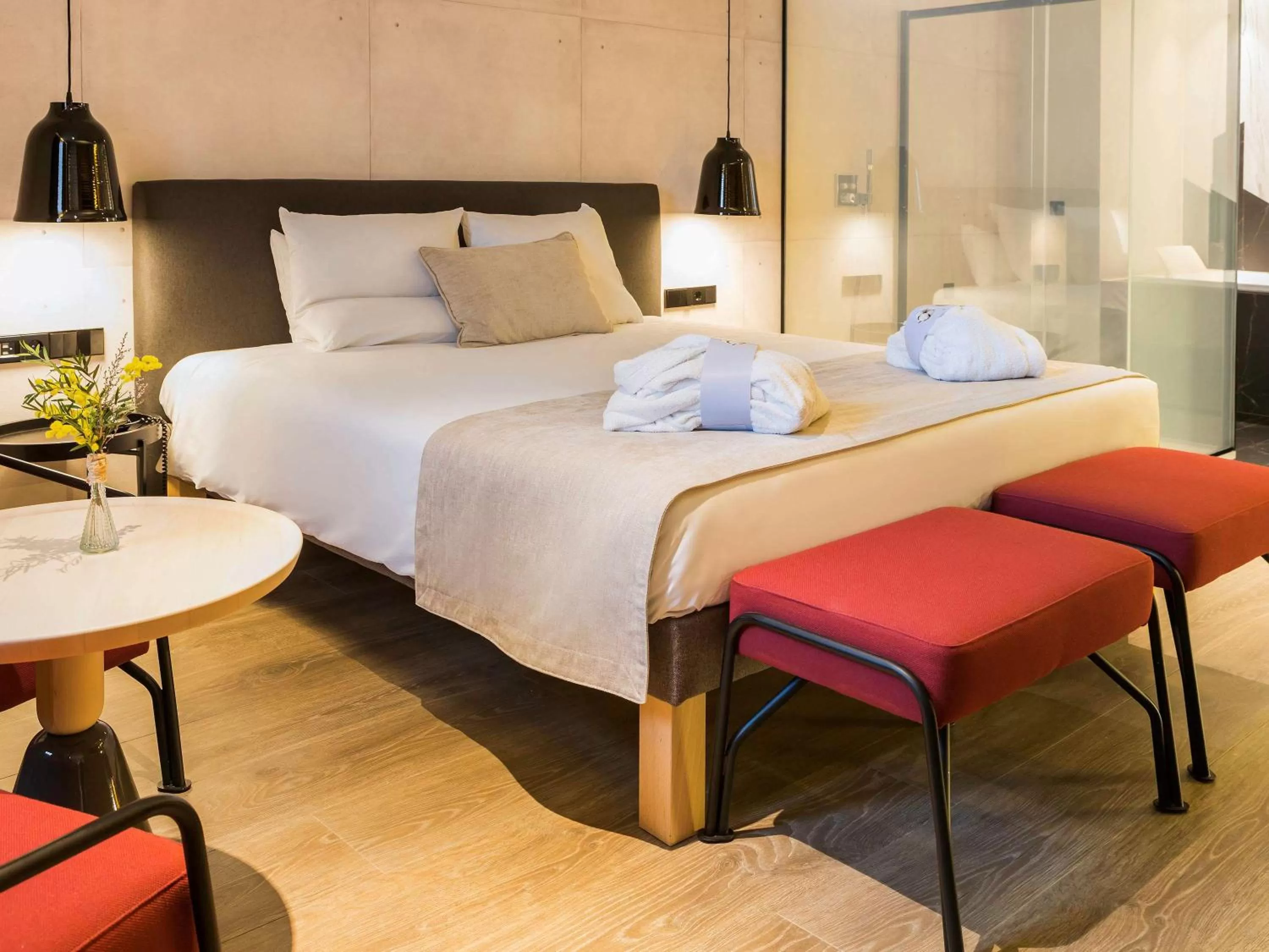 Photo of the whole room, Bed in Novotel Sevilla