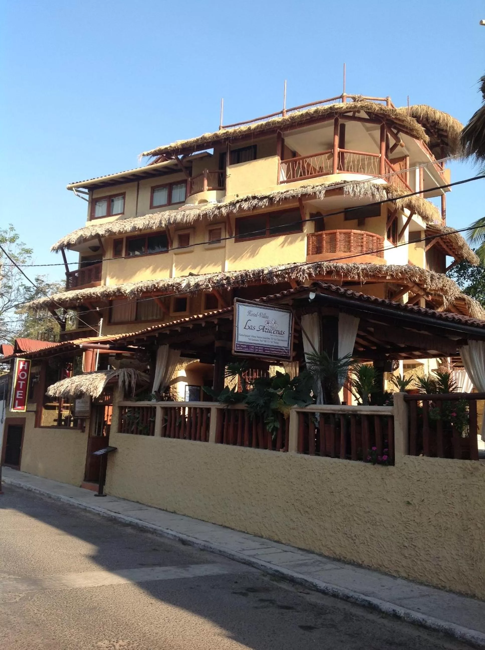 Facade/entrance, Property Building in Hotel Villas Las Azucenas