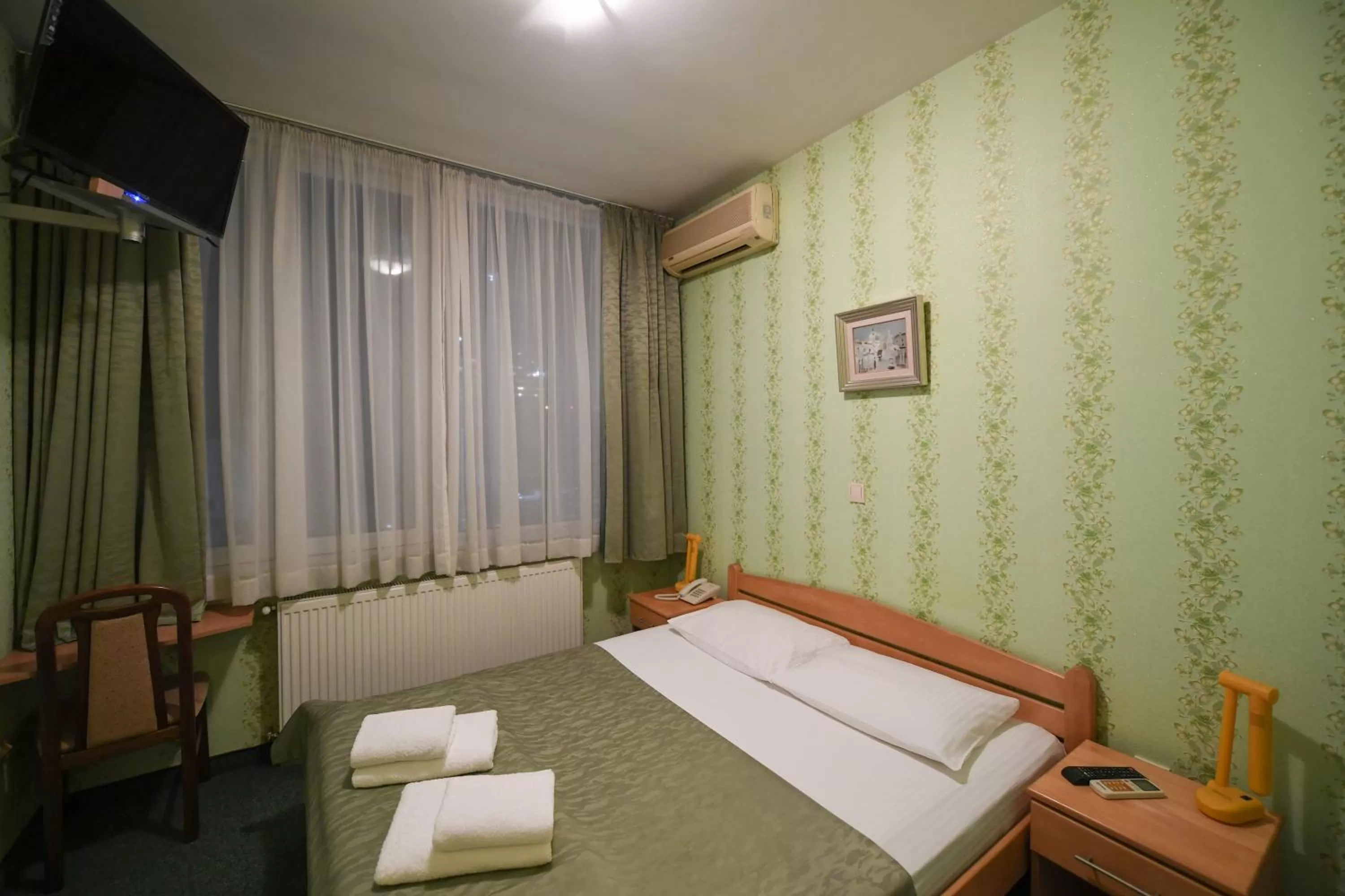 TV and multimedia, Bed in Hotel Slodes