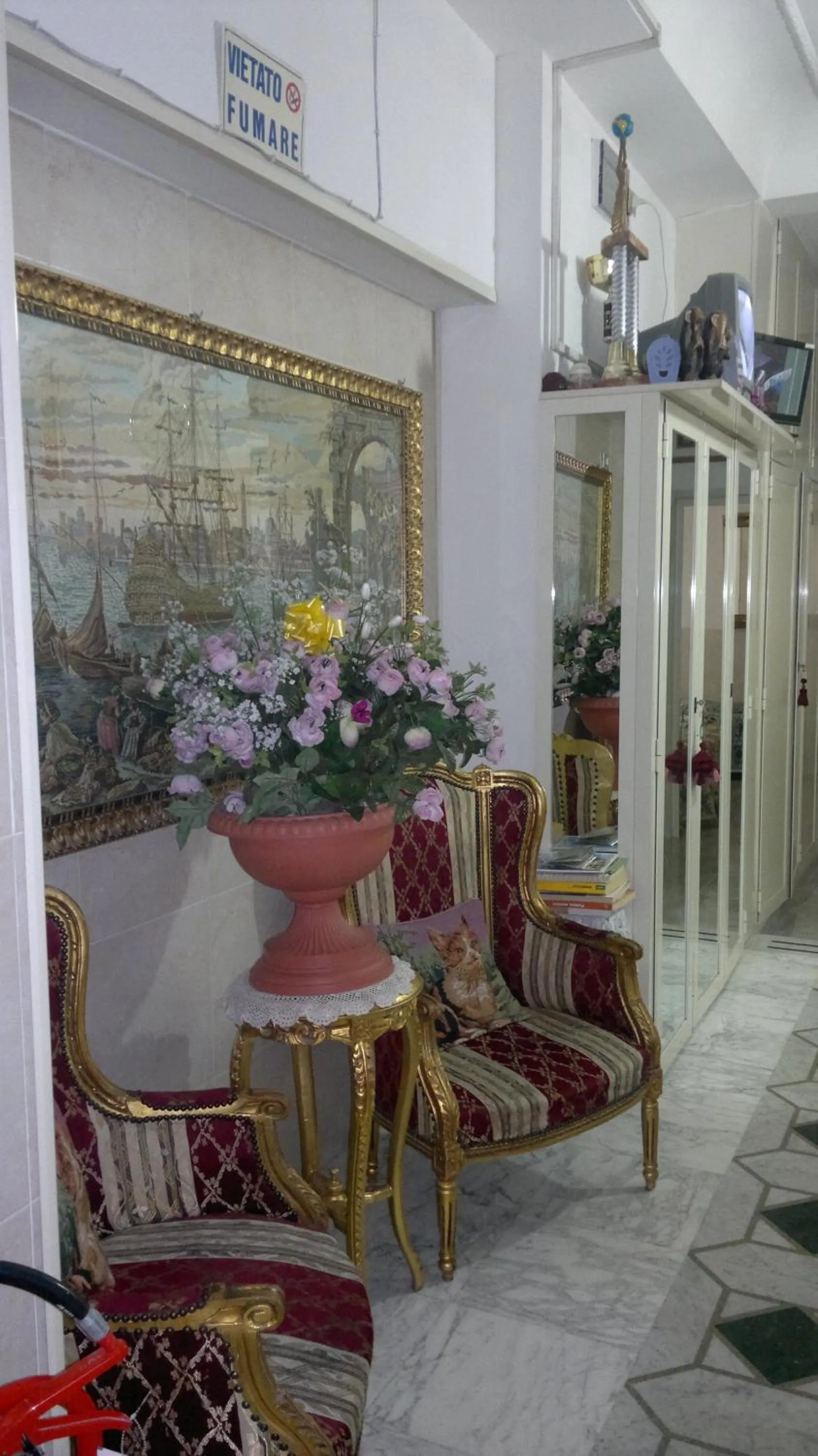 Decorative detail in Hotel Stadler 2