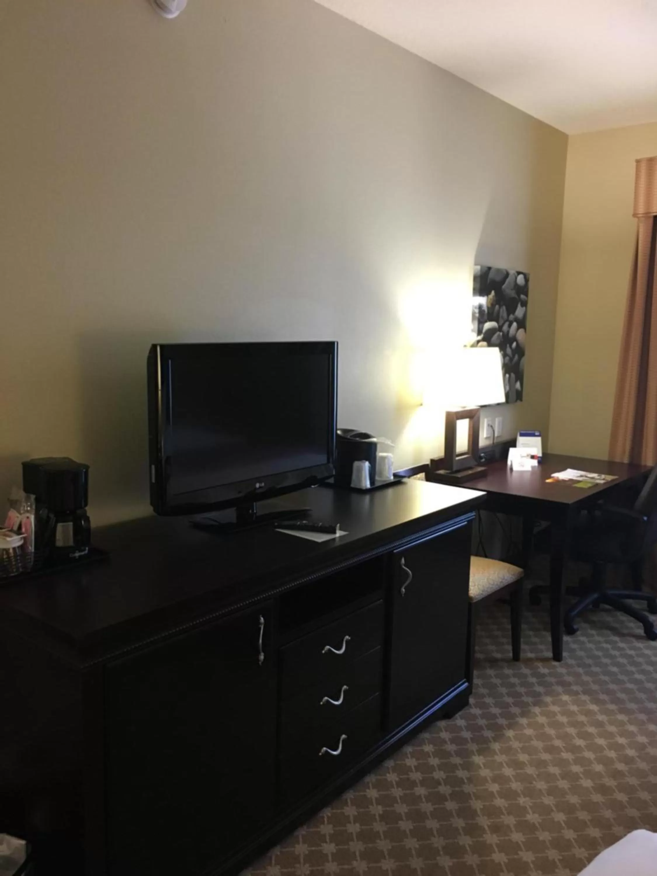 King Studio with Sofa Bed - Non-Smoking in Country Inn & Suites by Radisson, Port Orange-Daytona, FL