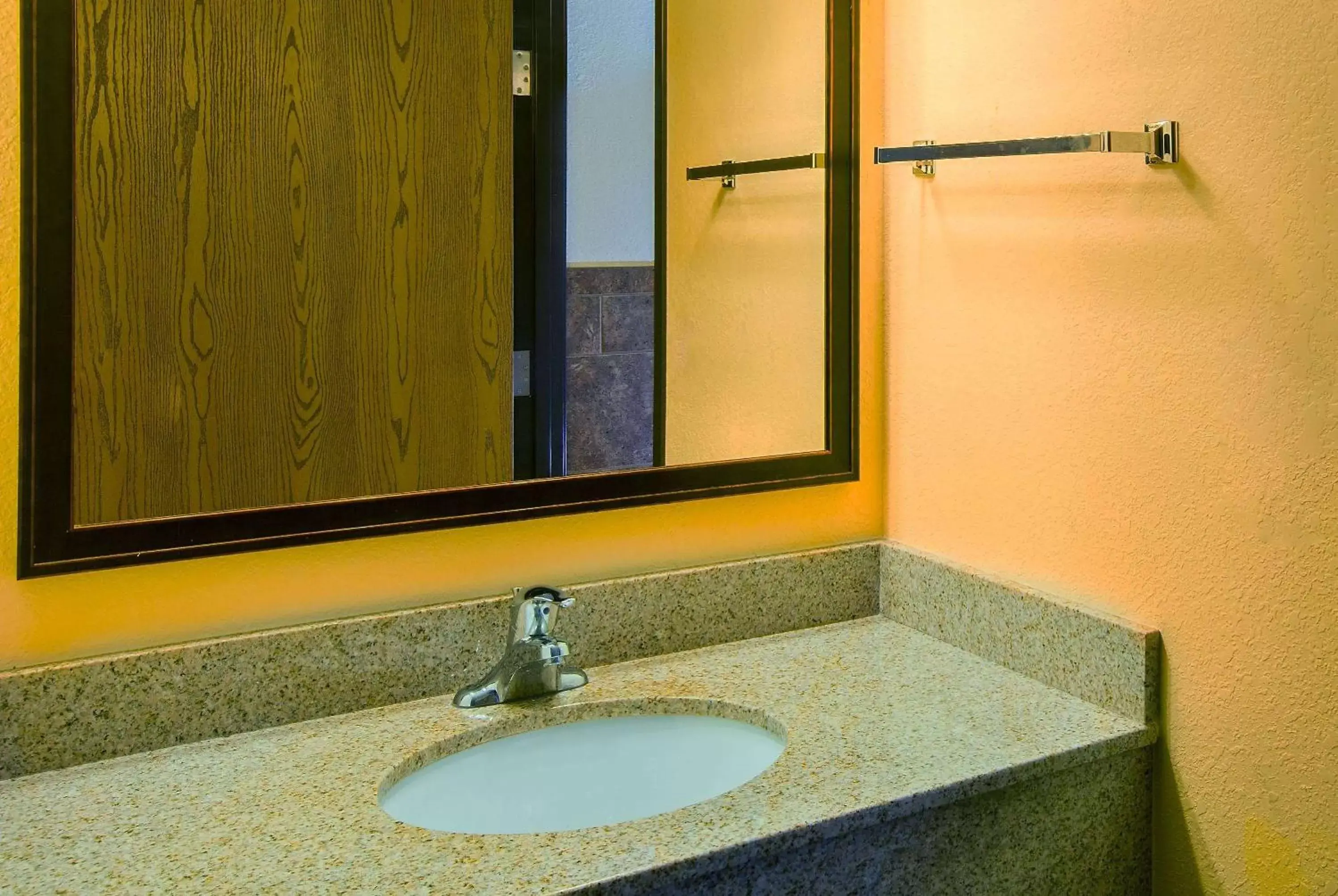 Queen Room with Two Queen Beds - Pet Friendly/Non-Smoking in AmericInn by Wyndham Chamberlain Conference Center Queen Room with Two Queen Beds - Pet Friendly/Non-Smoking in AmericInn by Wyndham Chamberlain Conference Center