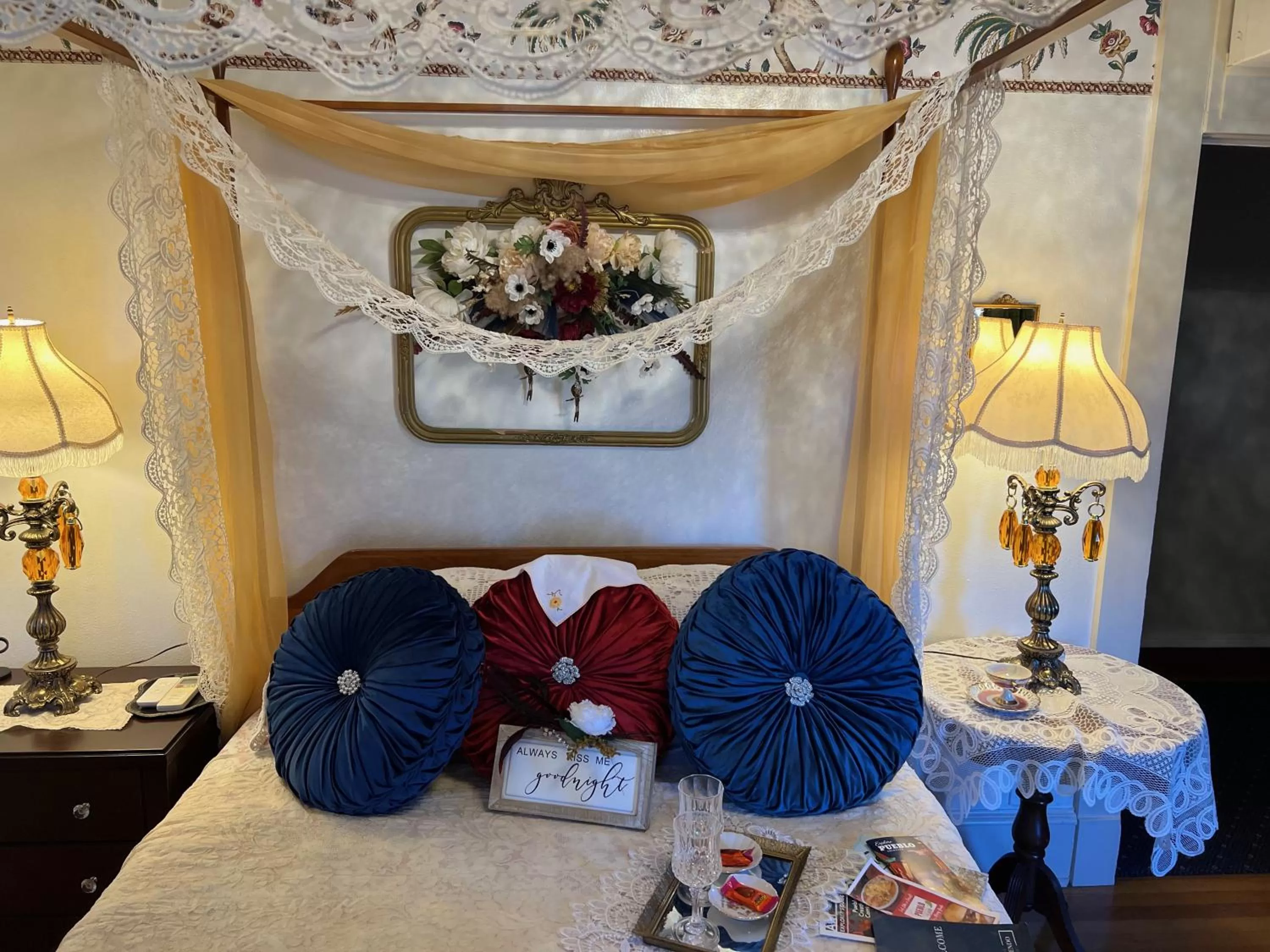 Bed in The Abriendo Inn