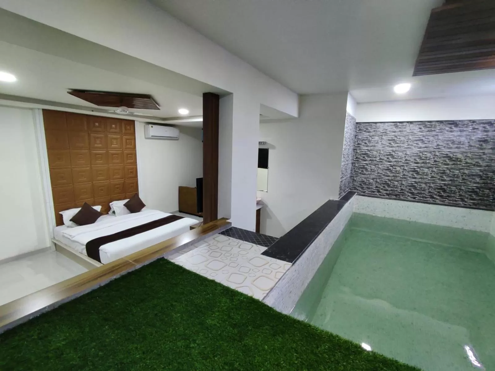 Bedroom, Bed in Hotel Jurkis, Kolhapur