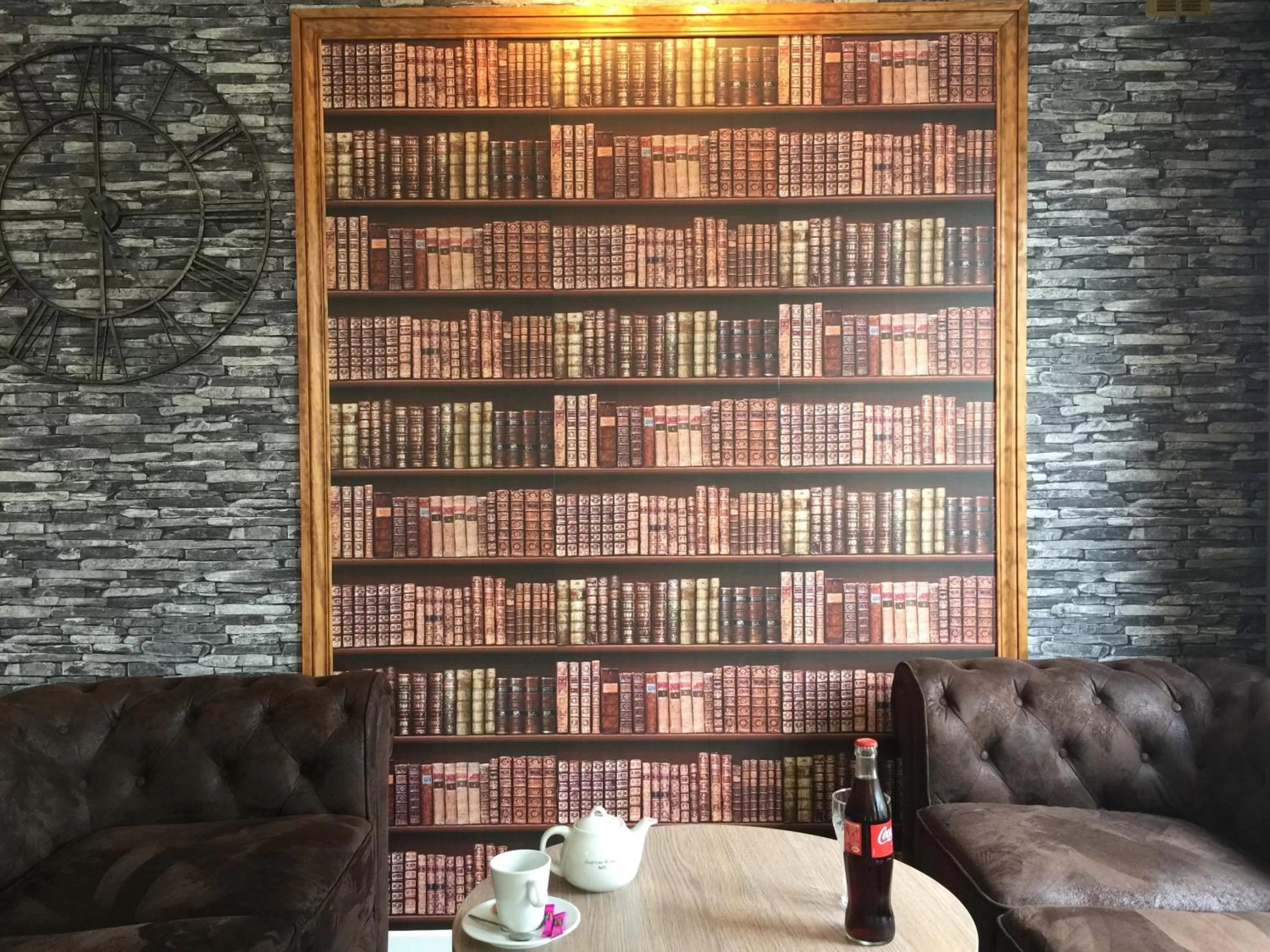 Restaurant/places to eat in Kyriad Lisieux