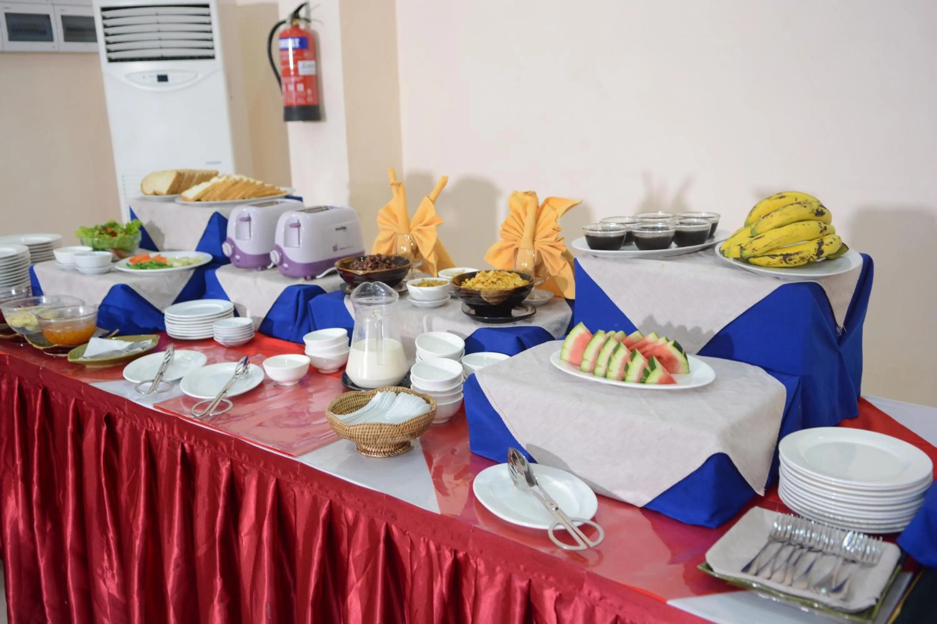 Buffet breakfast in Hotel Sidney