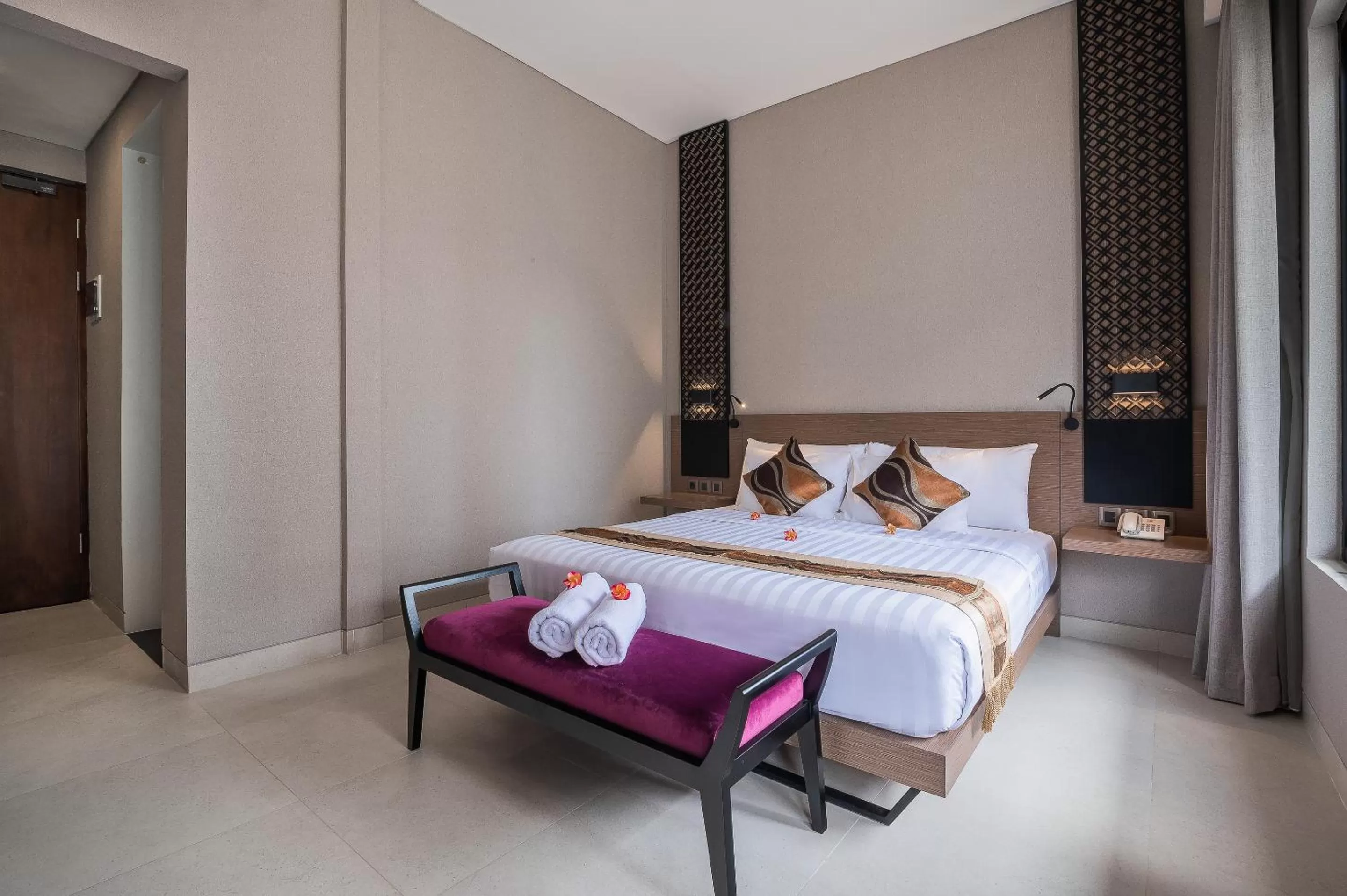 Bed in Padmasari Resort Lovina