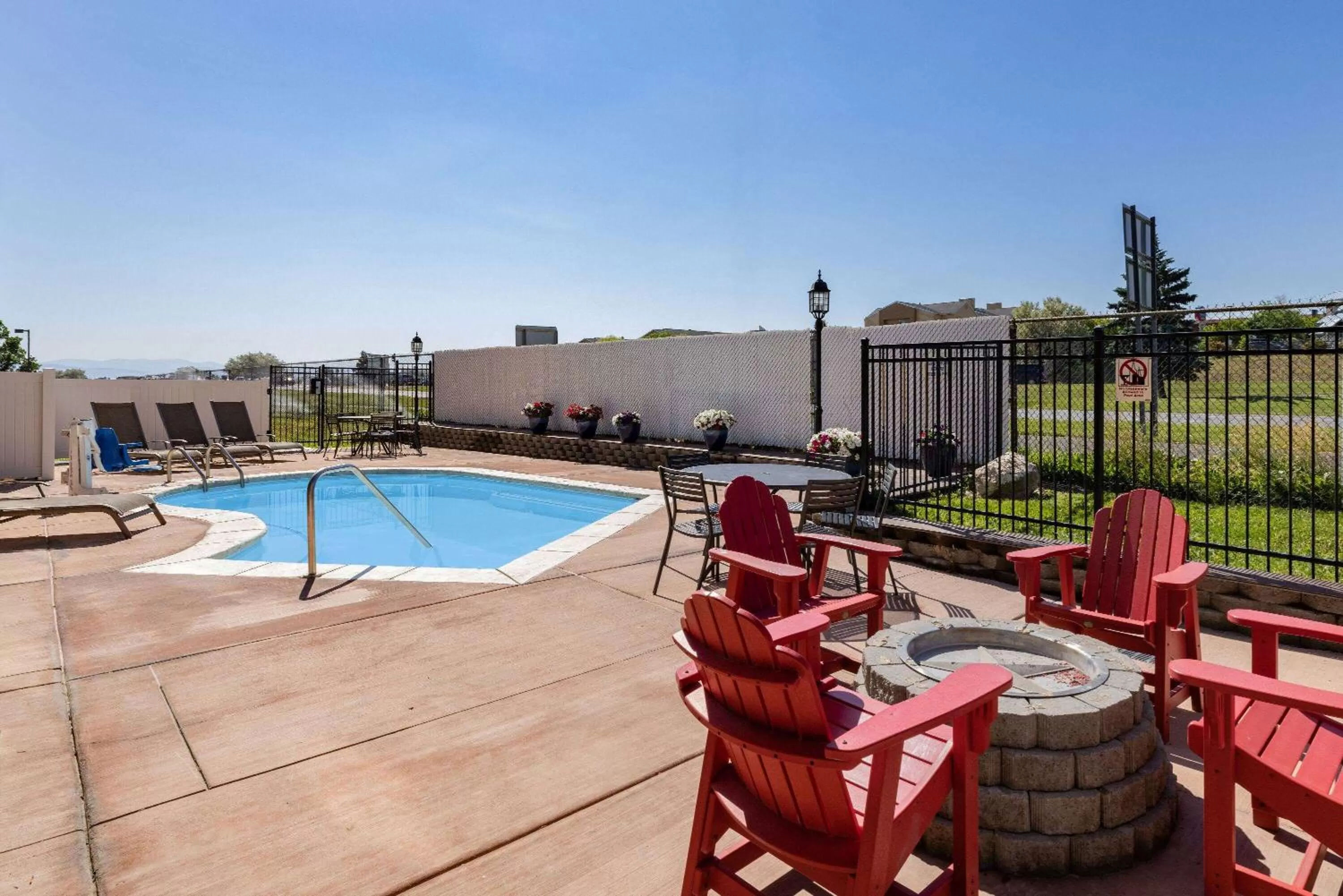 Pool view in La Quinta by Wyndham Helena
