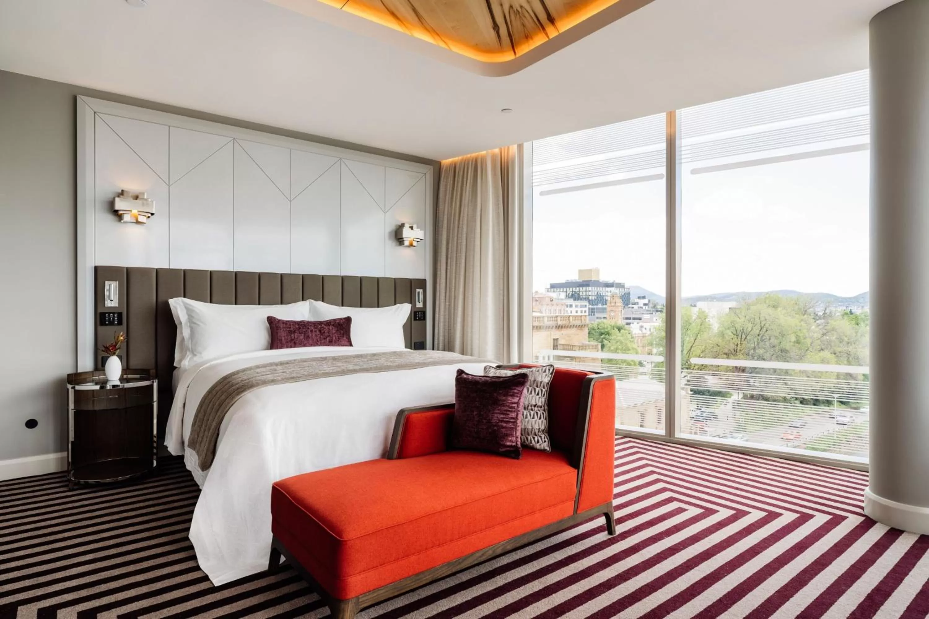 Photo of the whole room, Bed in The Tasman, a Luxury Collection Hotel, Hobart