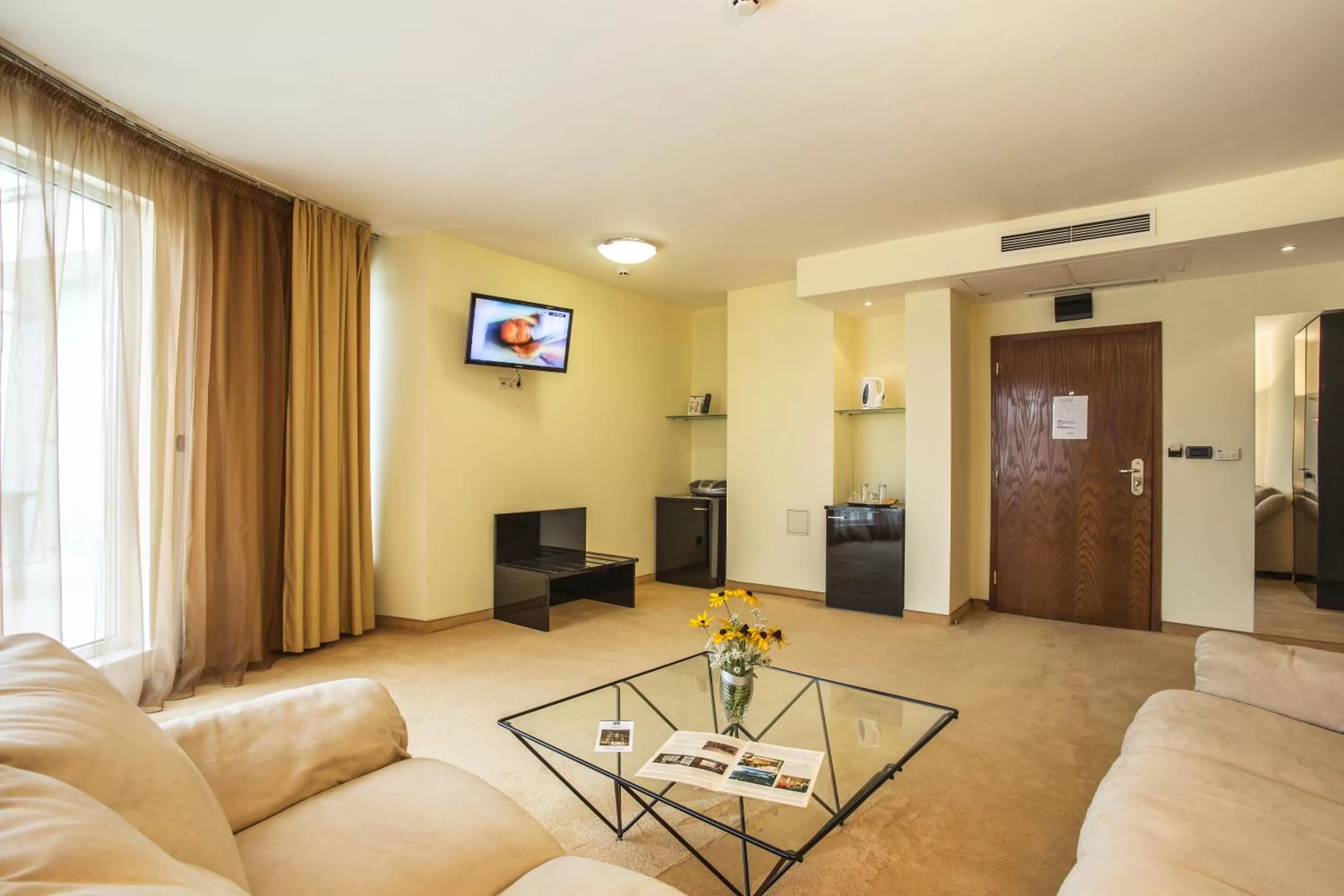 Photo of the whole room in Europe Hotel