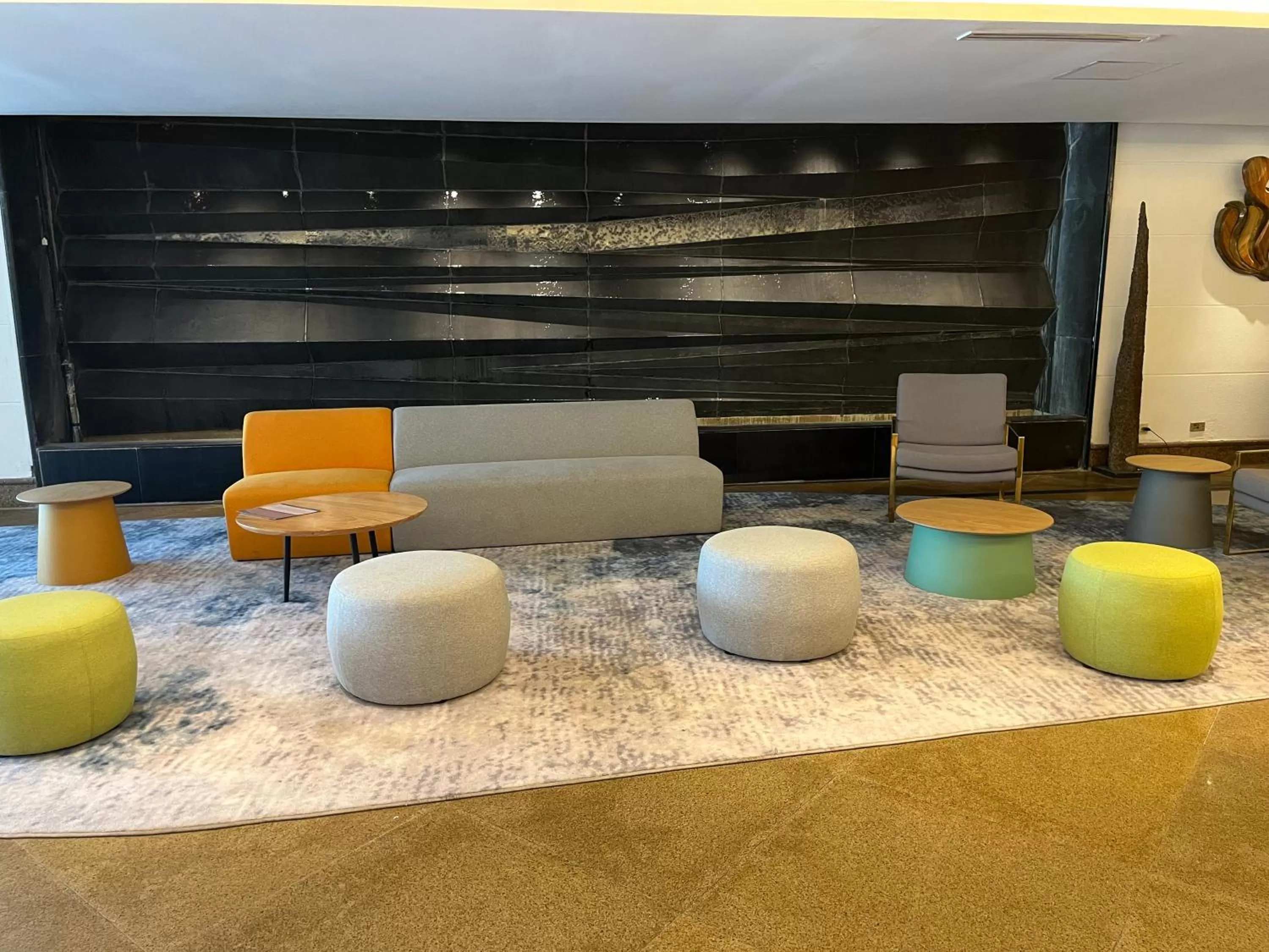 Lobby or reception in Crown Regency Suites Mactan