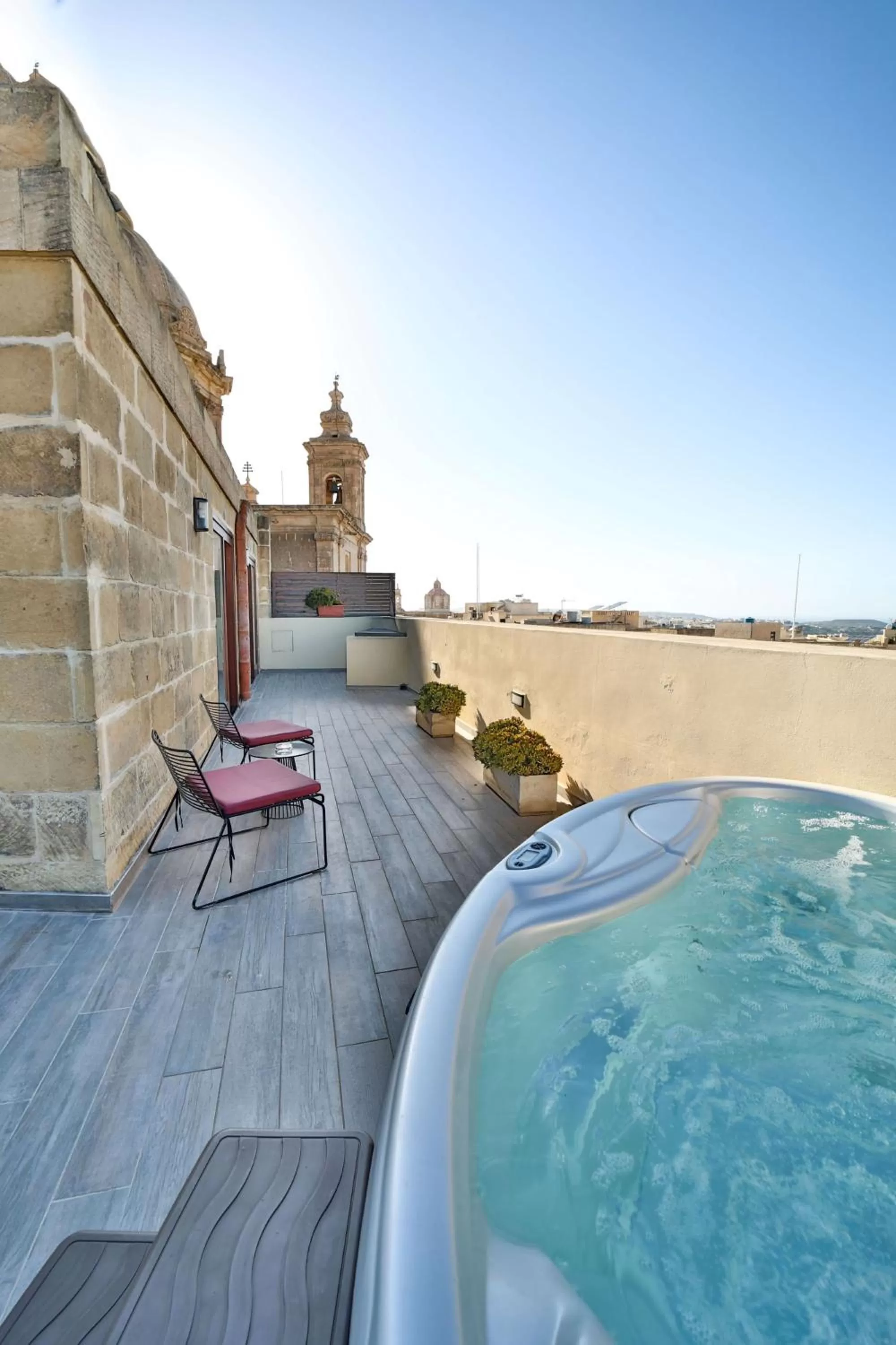 Hot Tub in Quaint Boutique Hotel Nadur