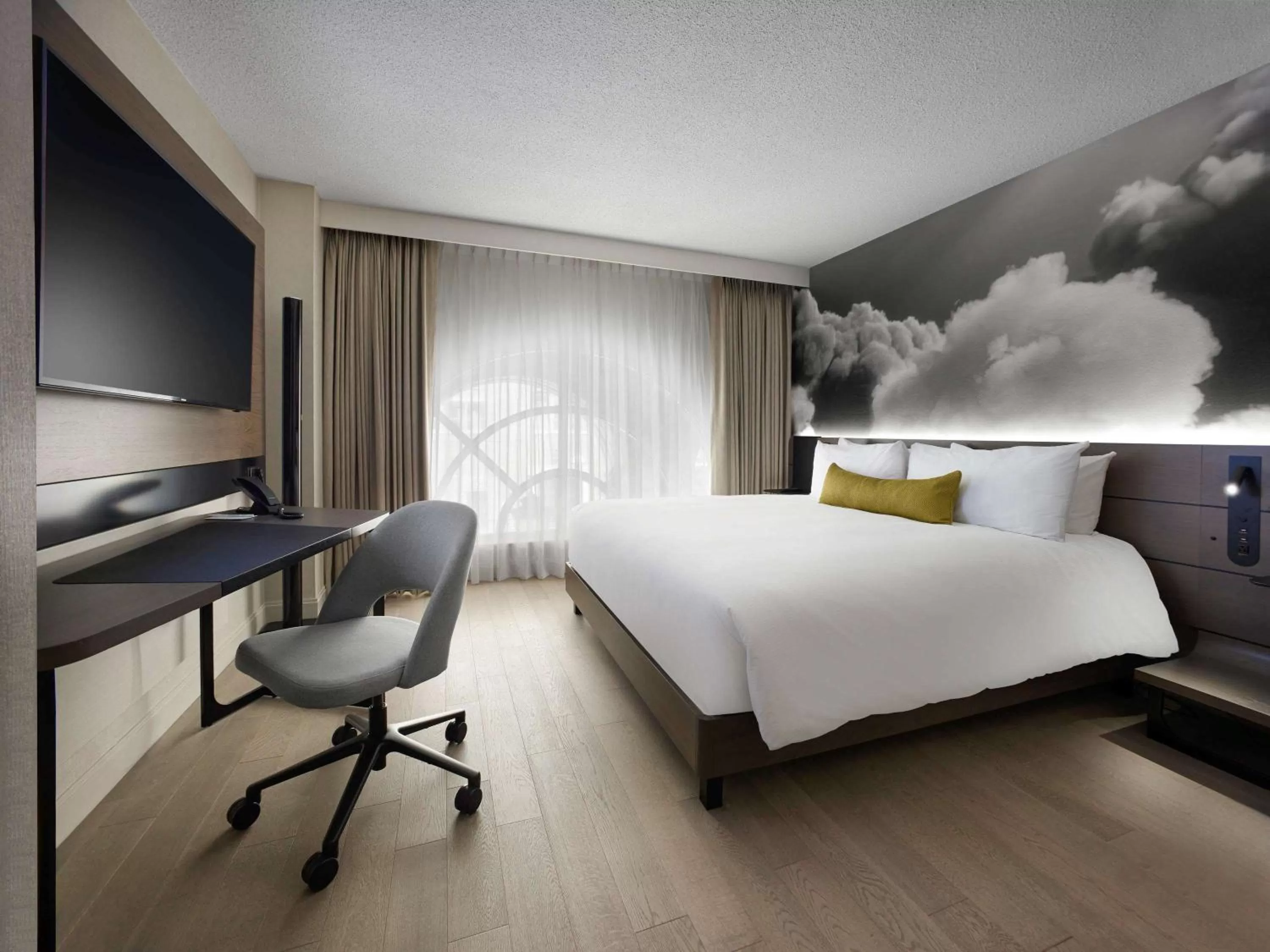 Photo of the whole room, Bed in The Novotel Toronto Centre