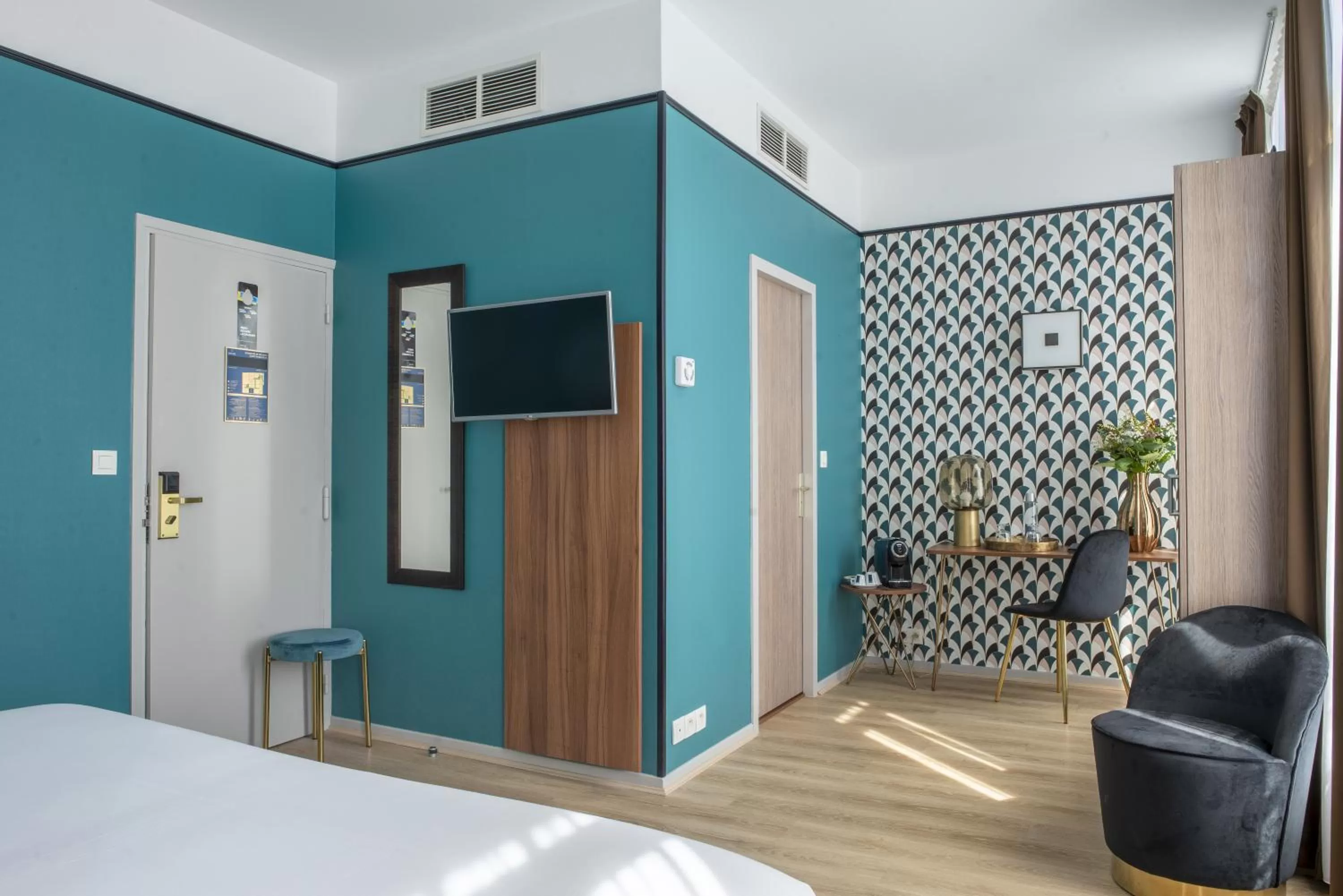 Bedroom, Bed in Hôtel Le Bristol