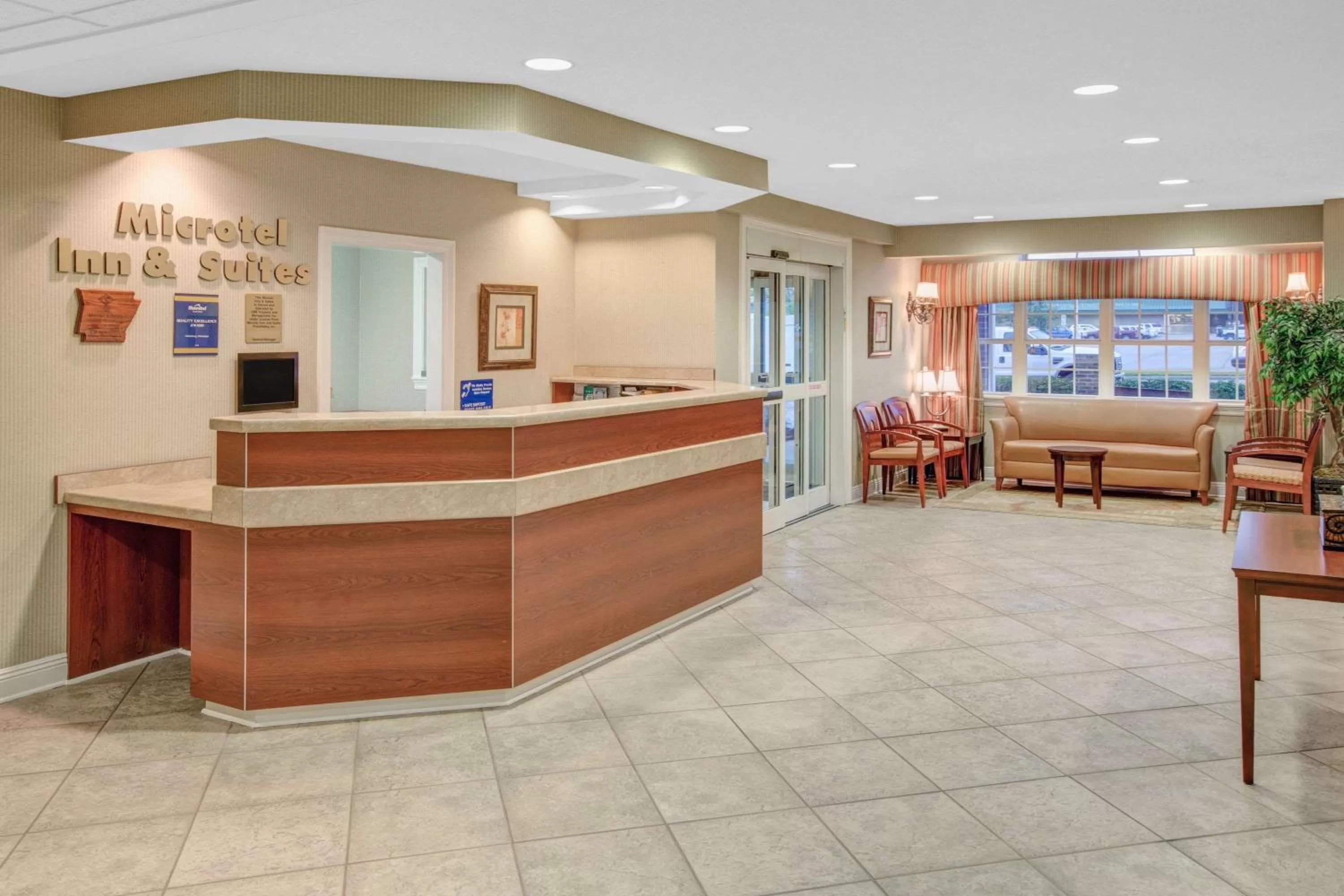 Lobby or reception in Microtel Inn & Suites by Wyndham Hattiesburg