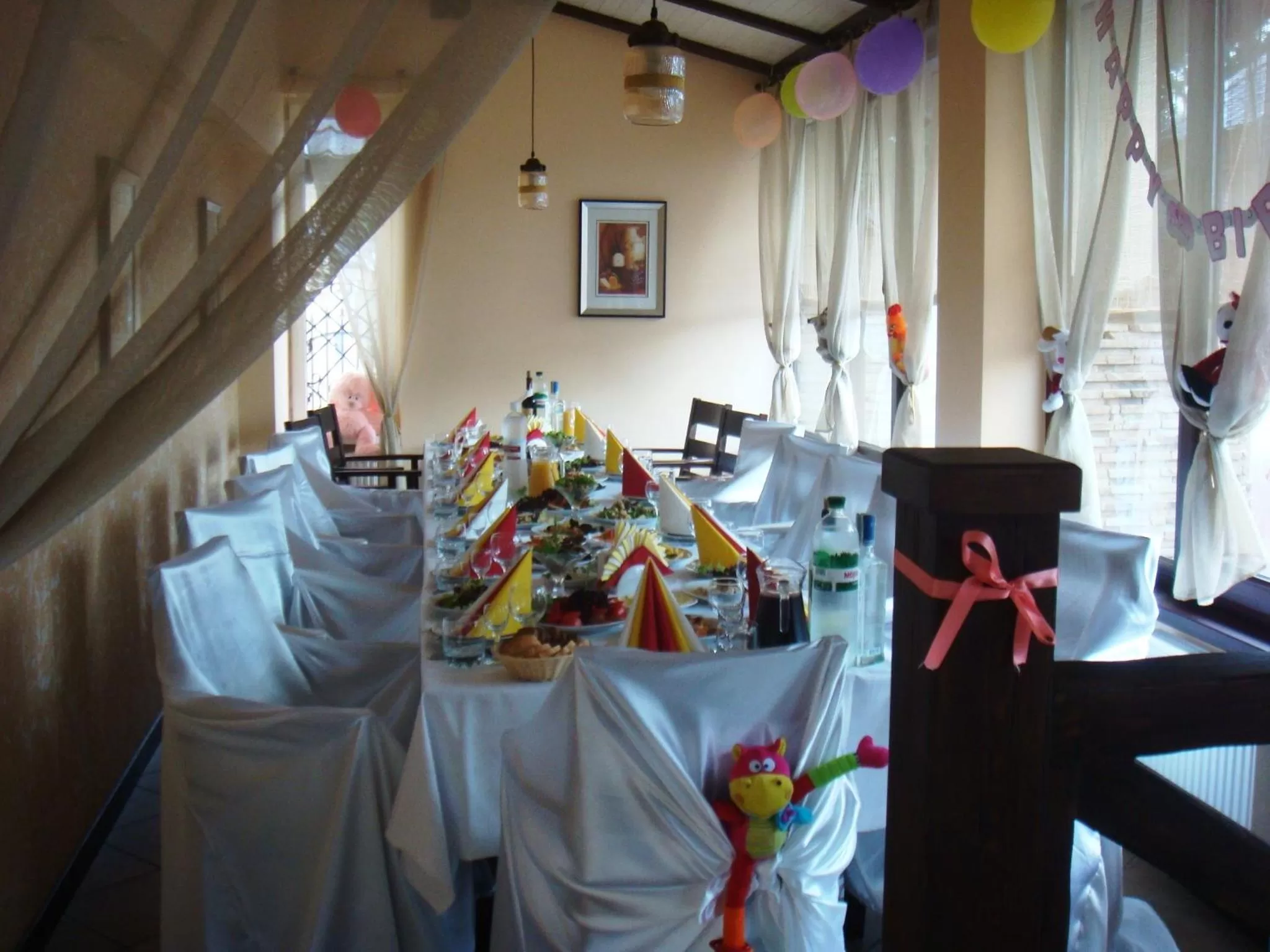 Restaurant/places to eat in Shato Paradis Hotel