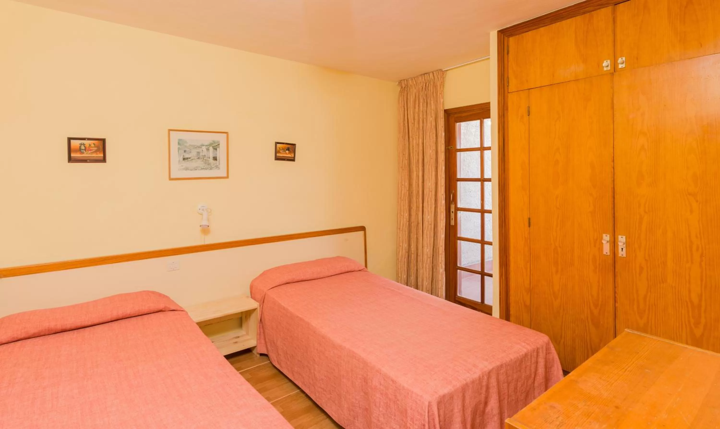 Decorative detail, Bed in Apartamentos Tinerfe Garden