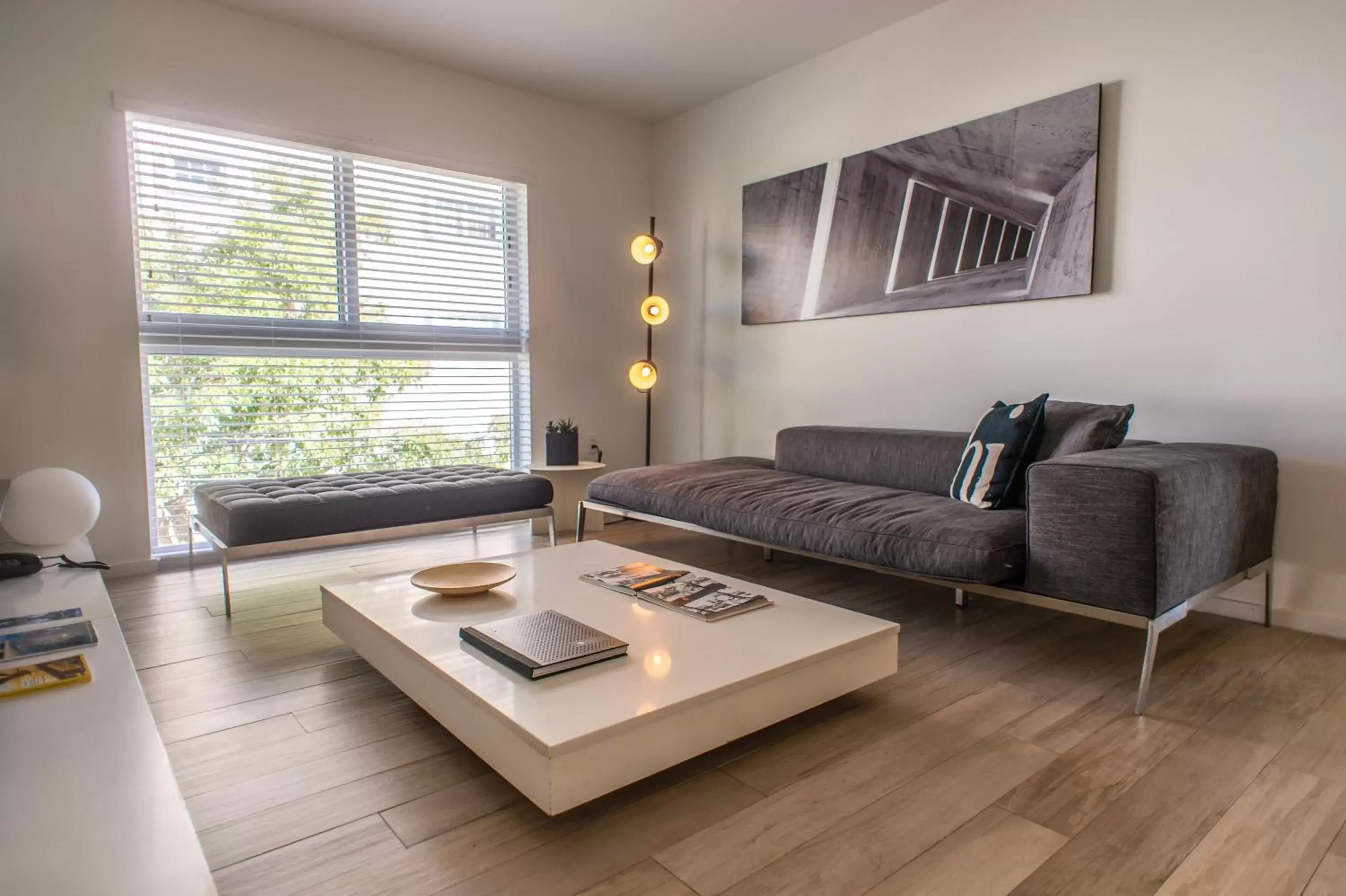 Two-Bedroom Apartment - 1 King & 3 Twins in Beach Haus Key Biscayne Contemporary Apartments Two-Bedroom Apartment - 1 King & 3 Twins in Beach Haus Key Biscayne Contemporary Apartments