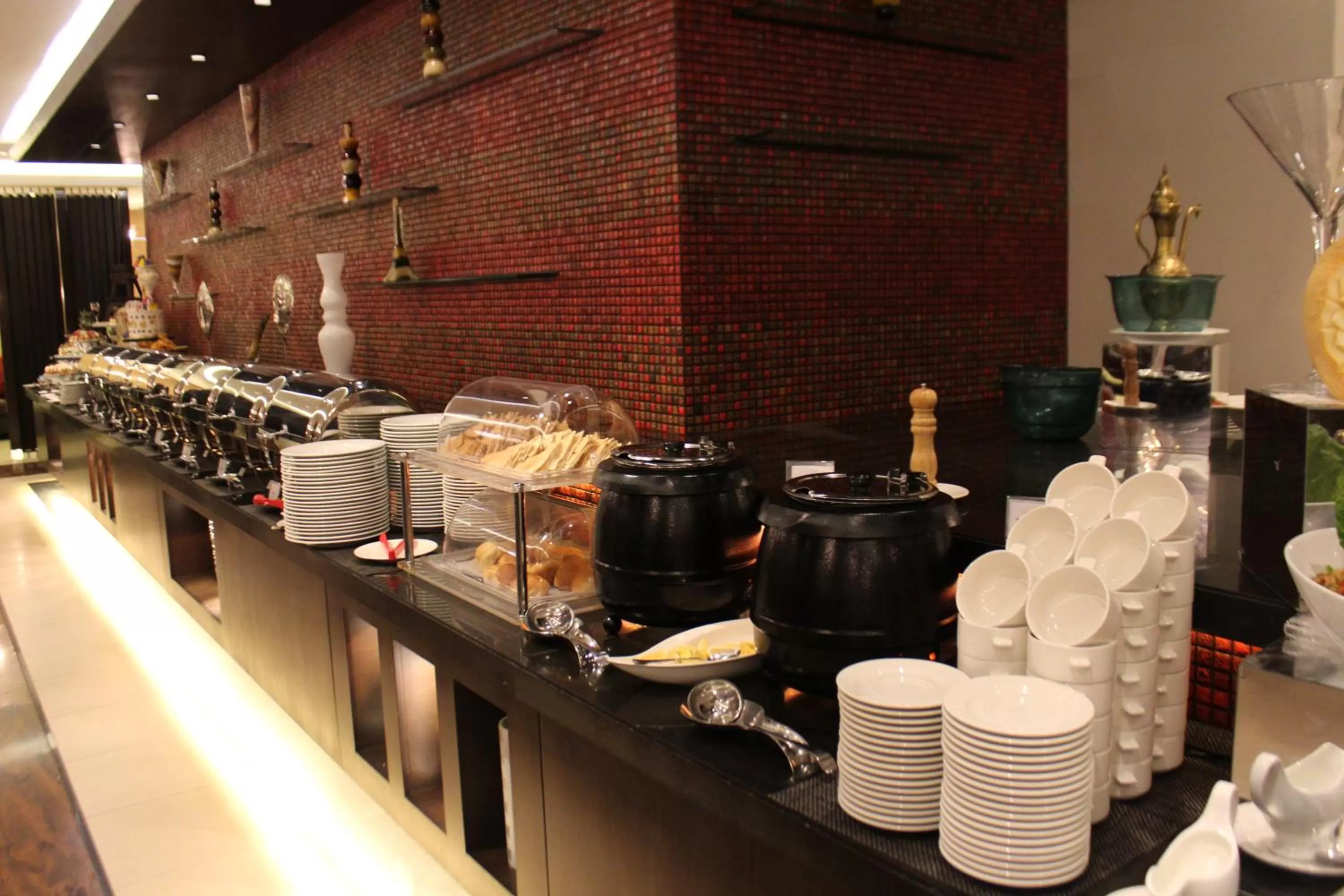 Restaurant/places to eat in Executives Hotel - Olaya