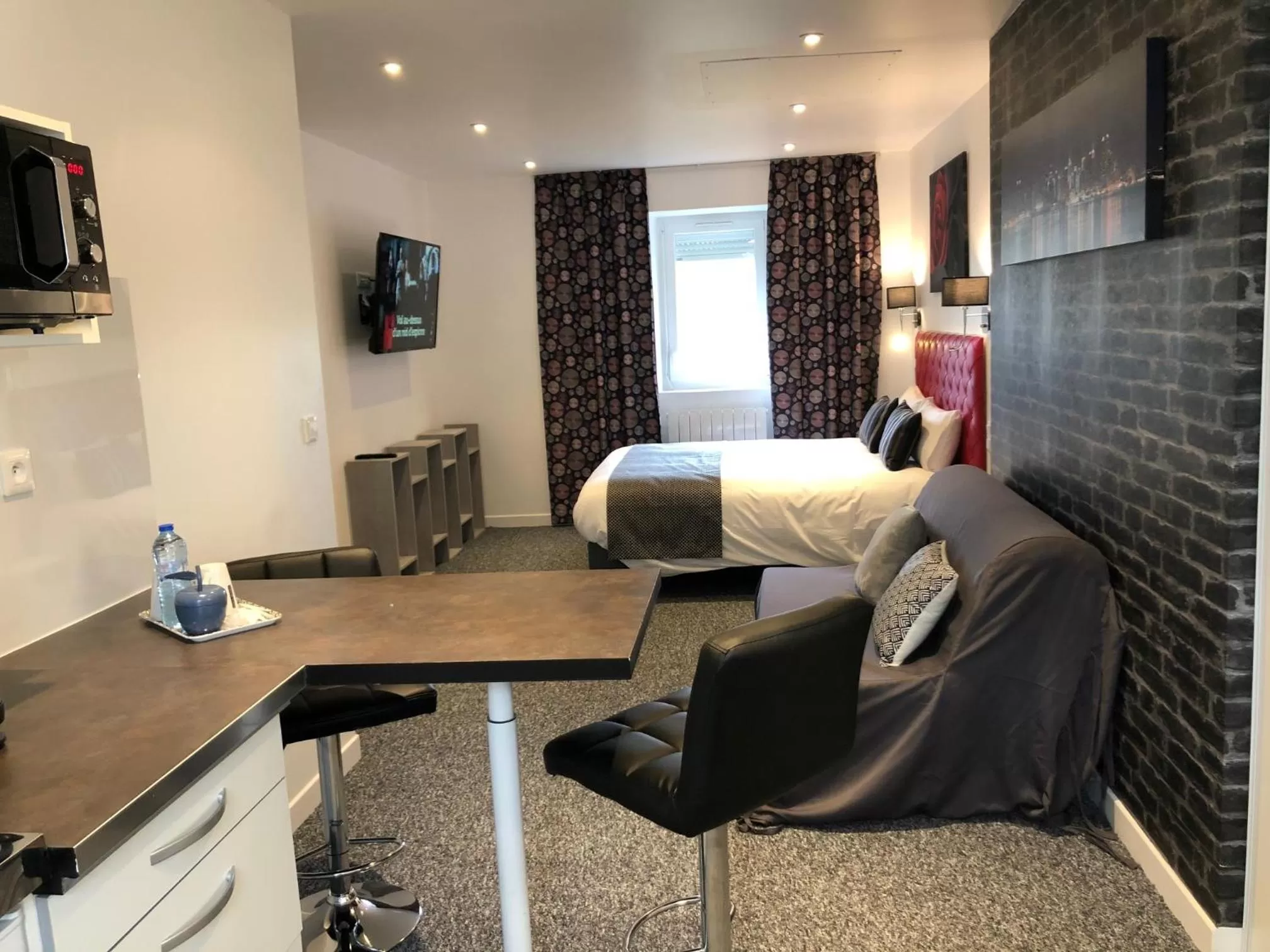 Bed in L' Annexe Beverl'inn appartement