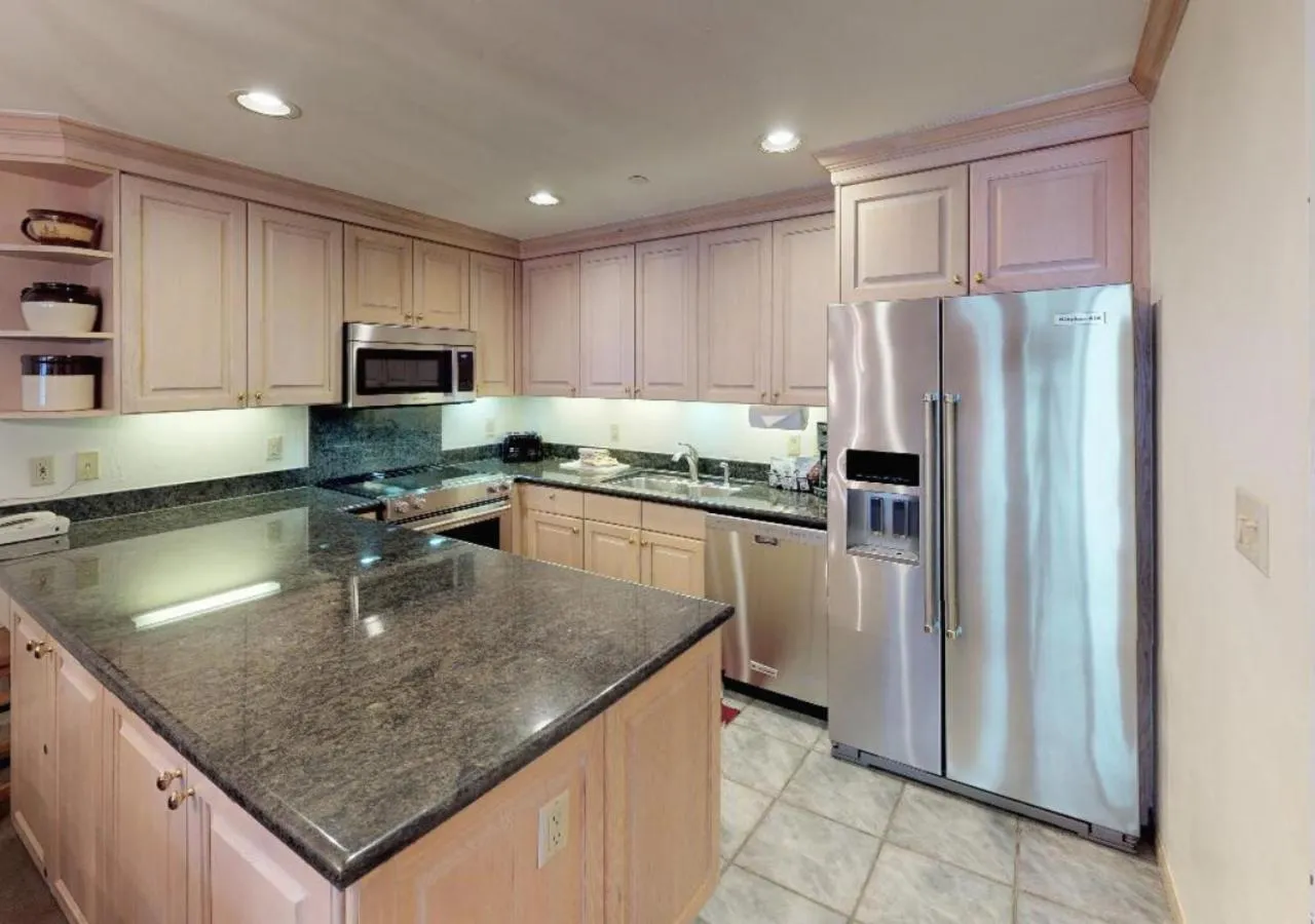 Kitchen or kitchenette in Manor Vail Lodge