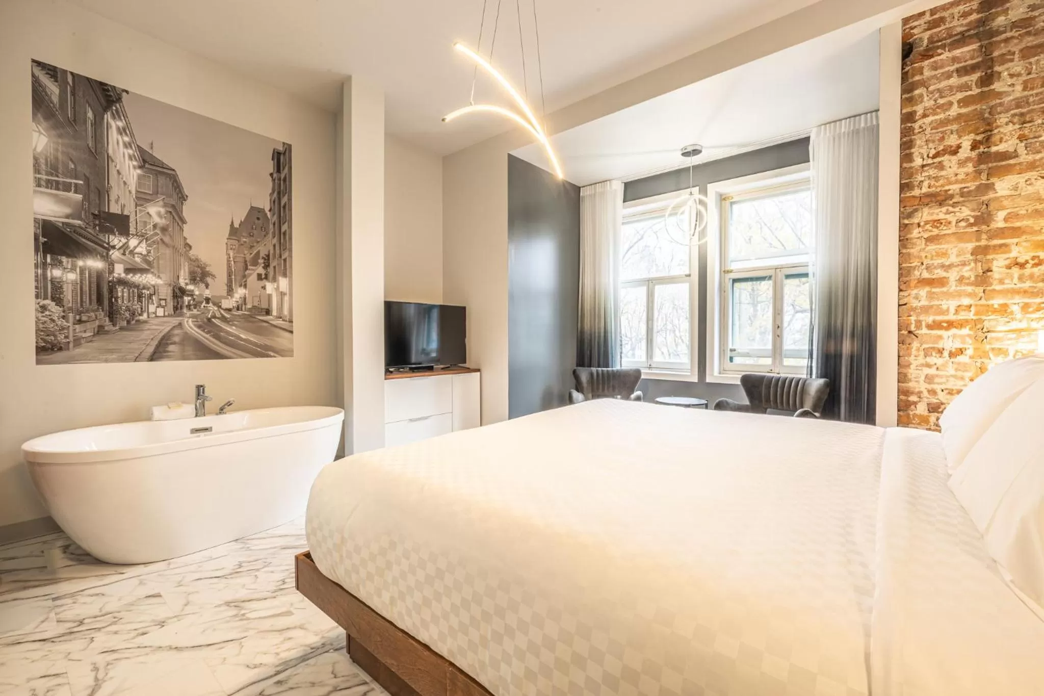 Open Air Bath, Bed in Hôtel Manoir Vieux-Québec