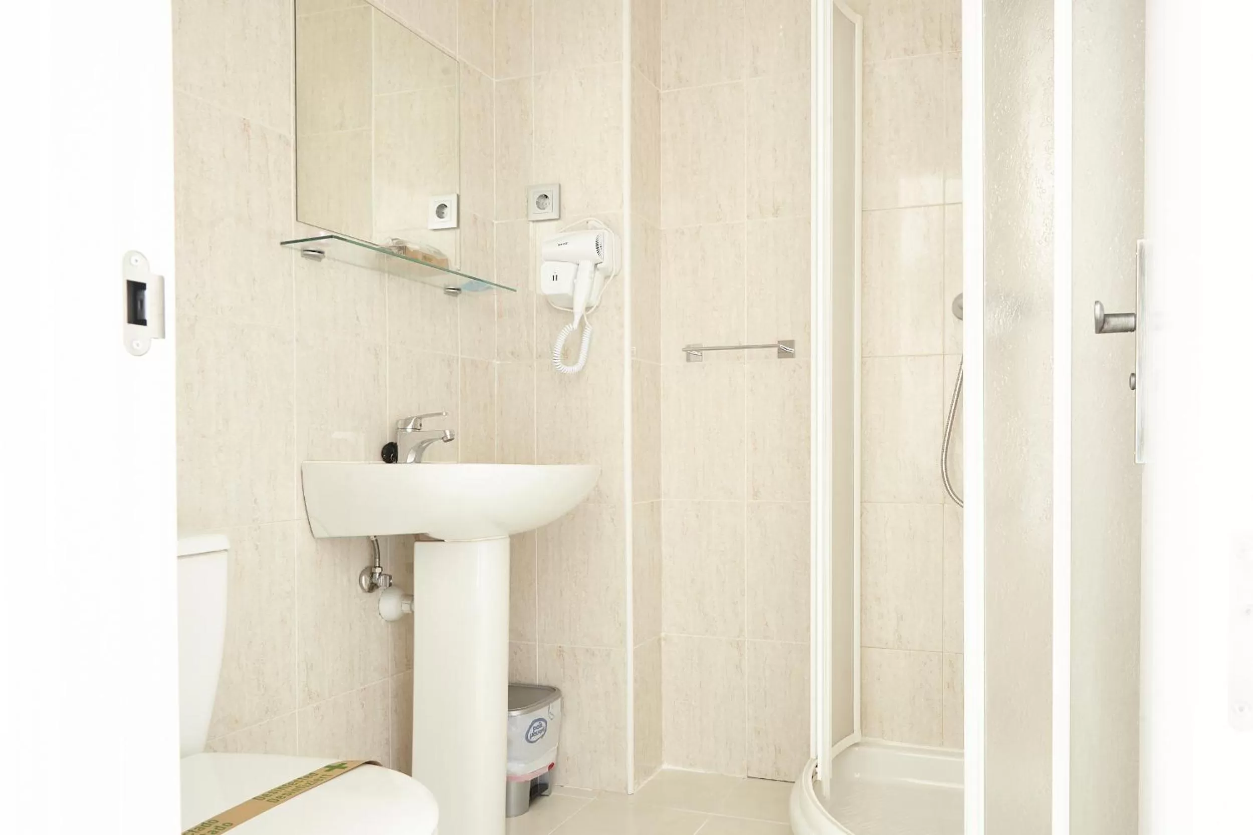 Bathroom in HOSTAL FONTAÑAN