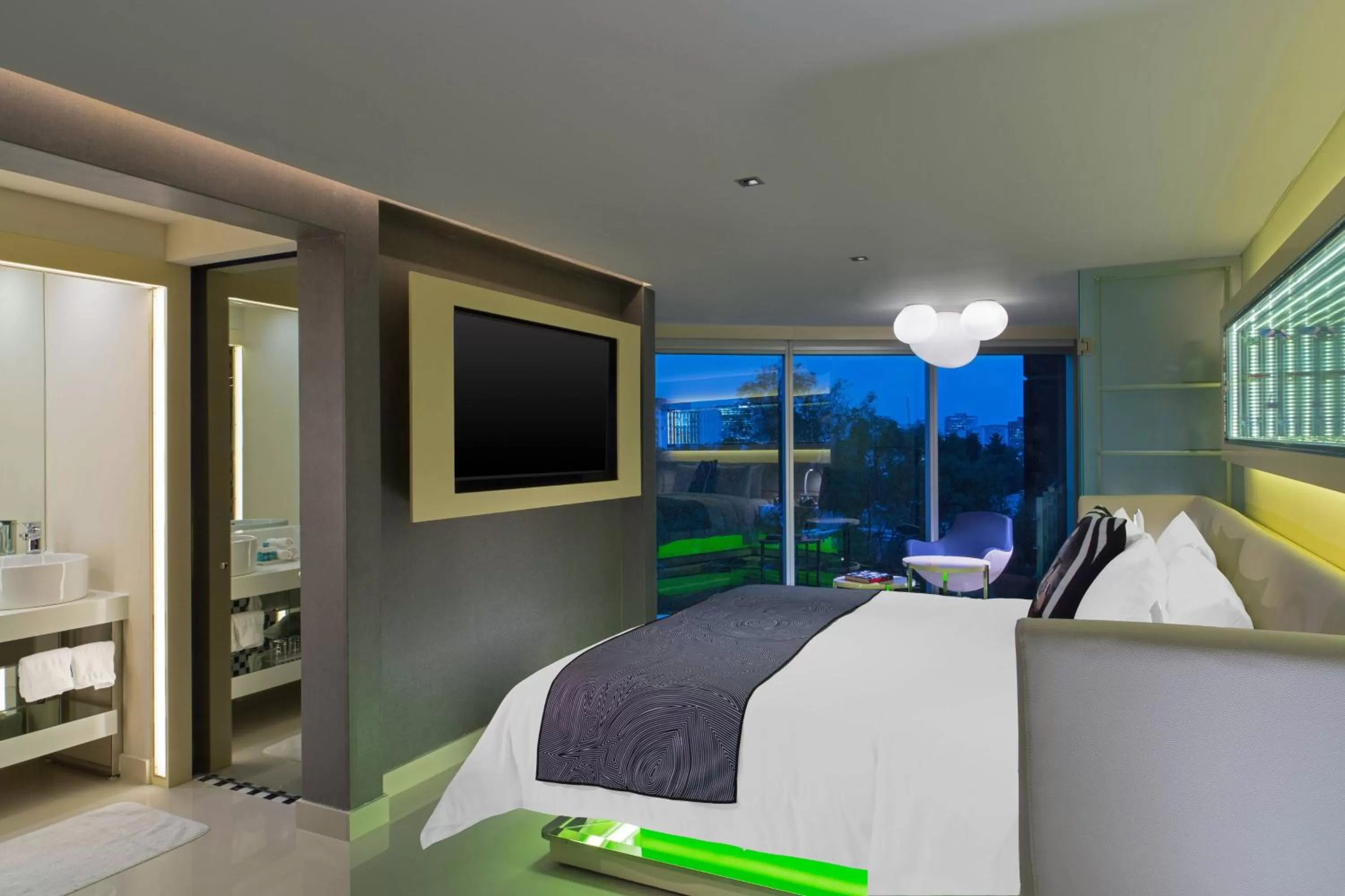 Photo of the whole room, Bed in W Mexico City