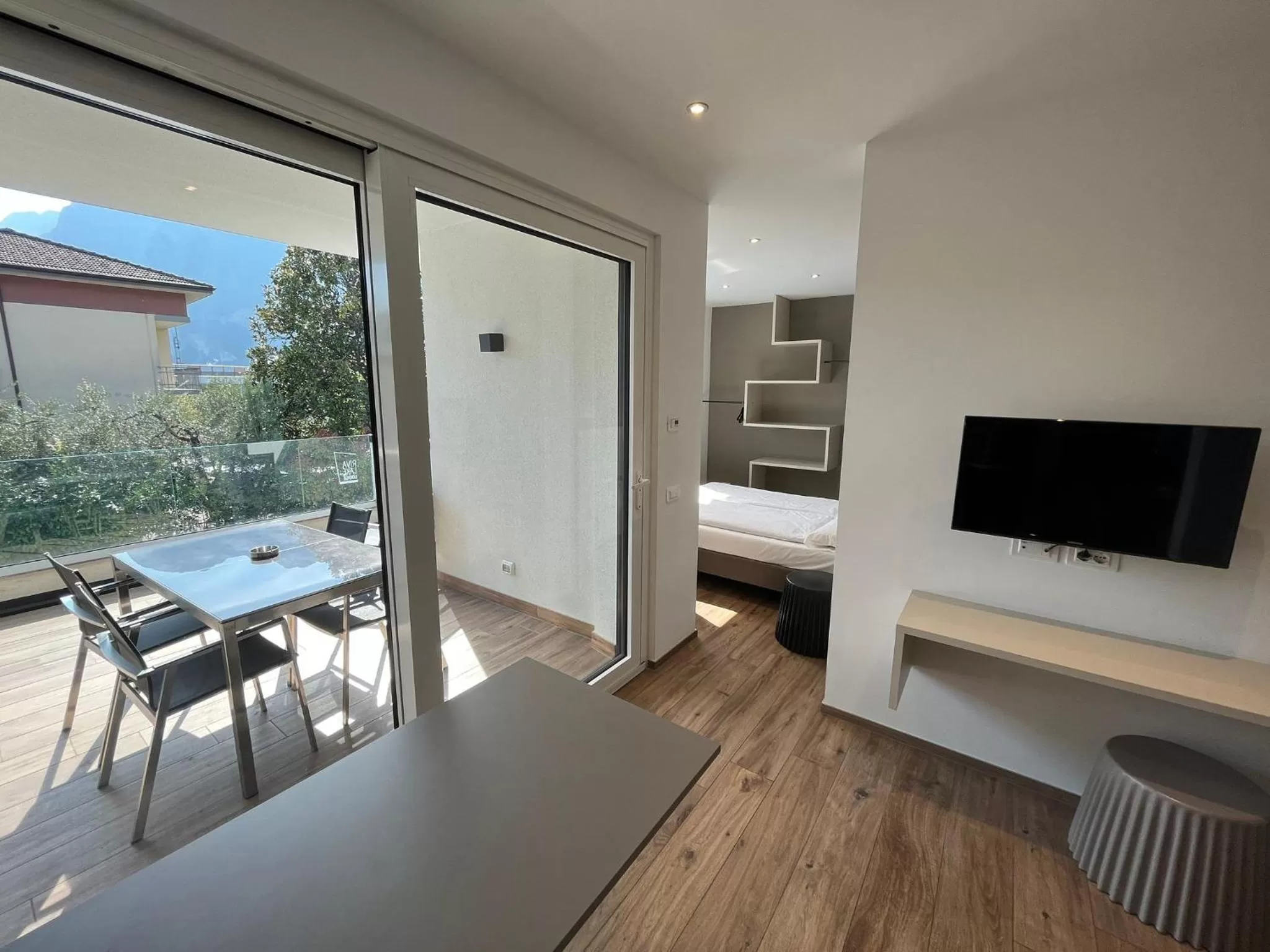 Living room in Riva Lake Lodge