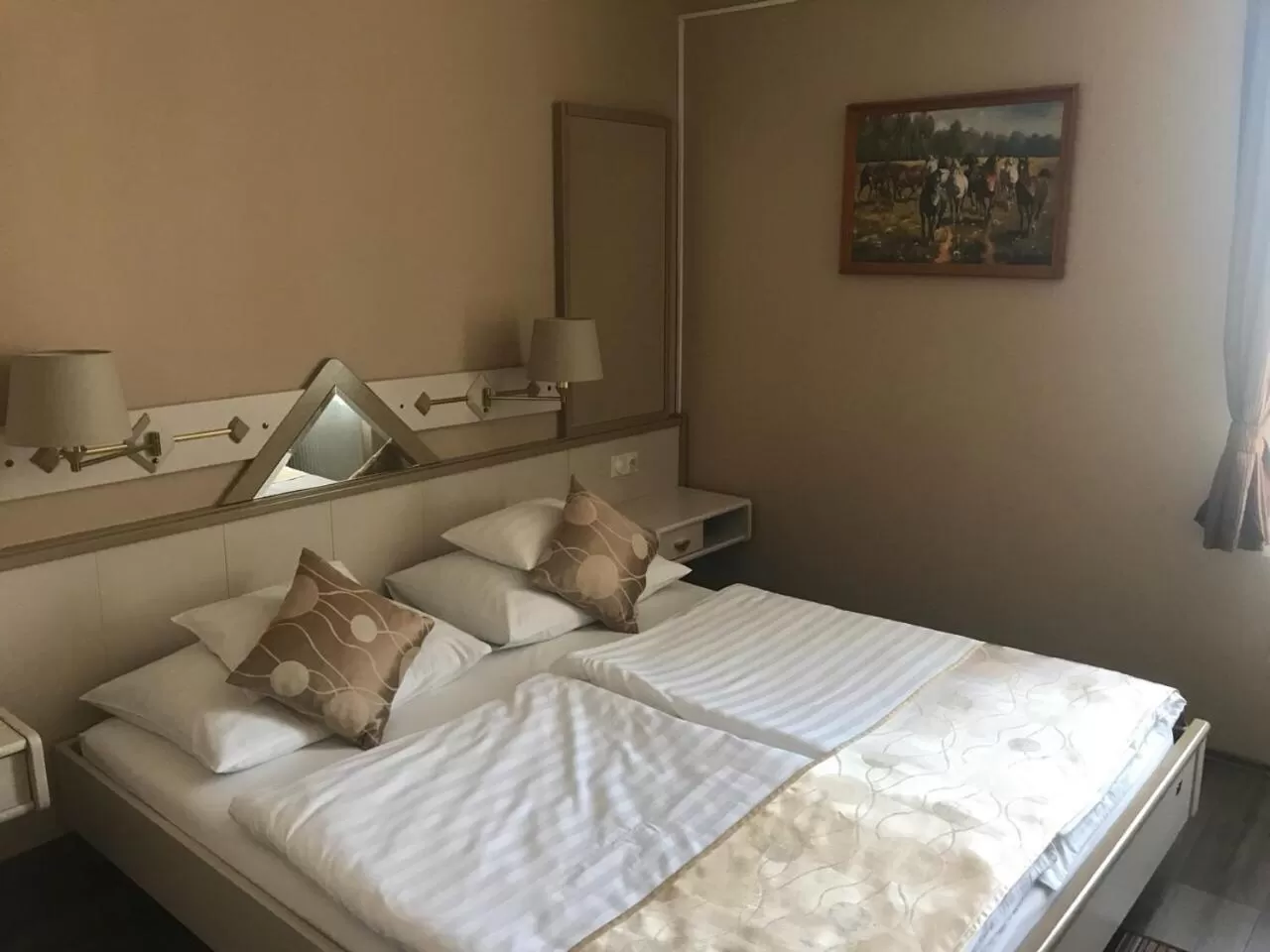 Photo of the whole room, Bed in Gőzmalom Étterem és Panzió