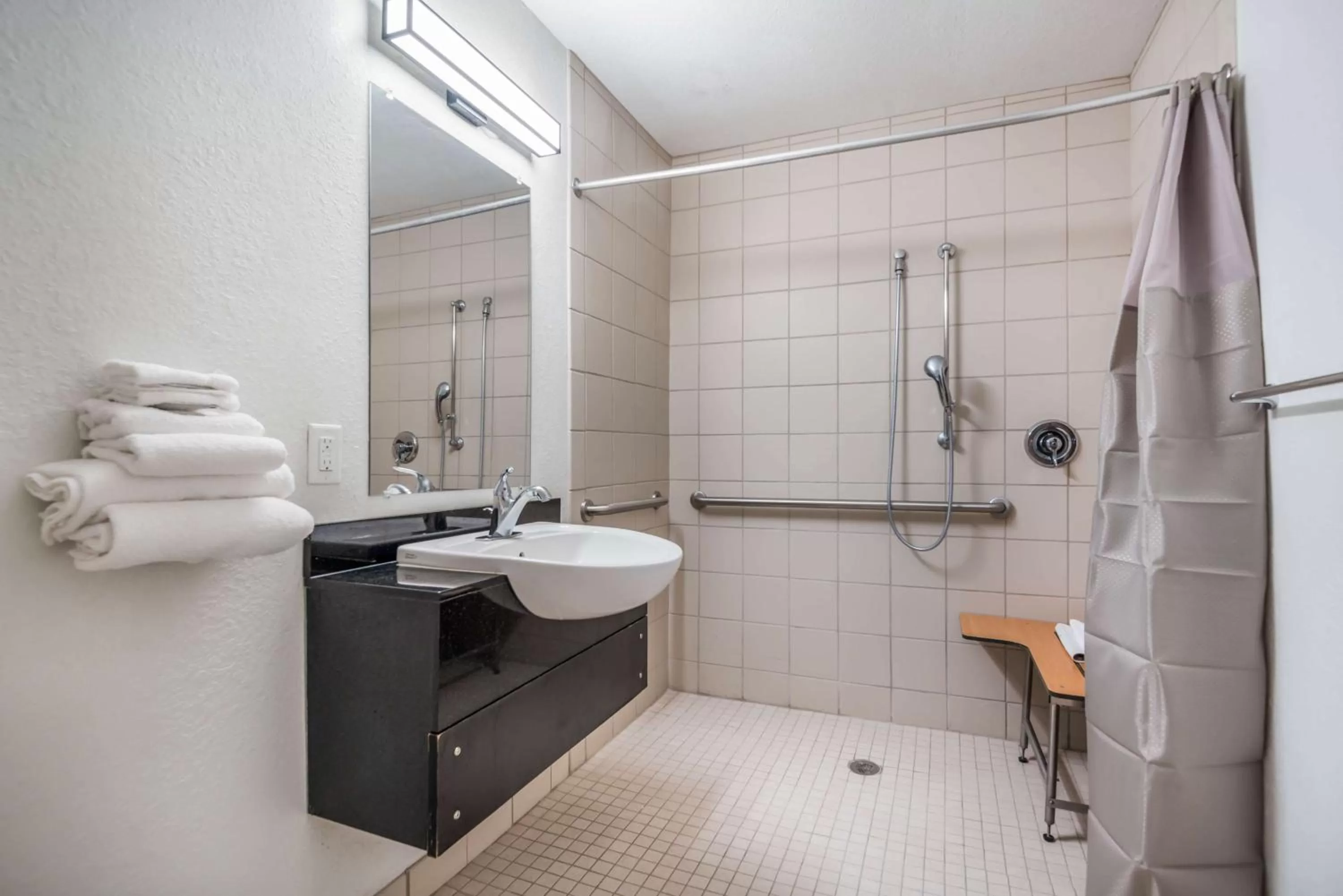 Photo of the whole room in Motel 6-College Station, TX - Bryan