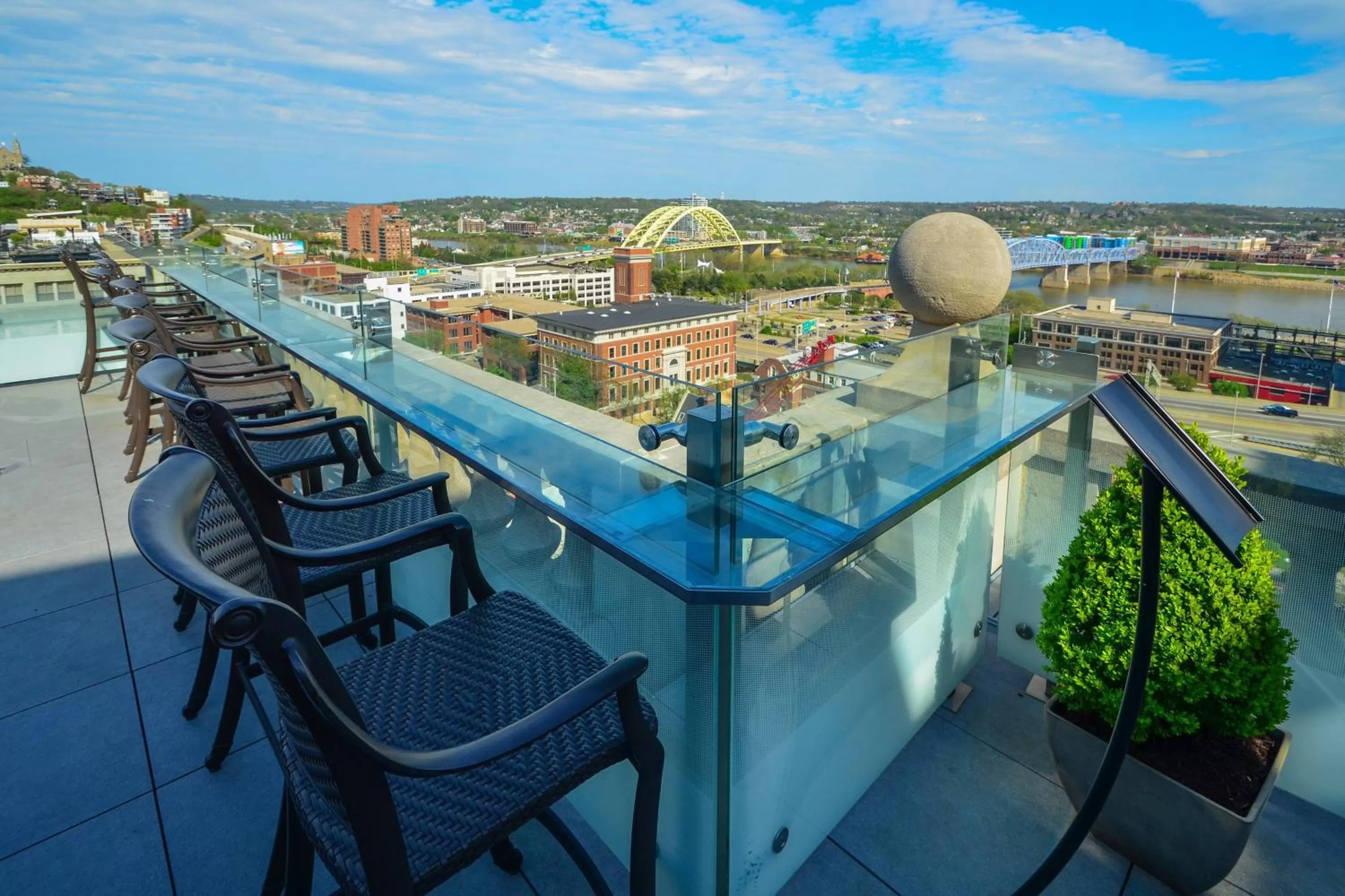 Restaurant/places to eat in Residence Inn by Marriott Cincinnati Downtown/The Phelps