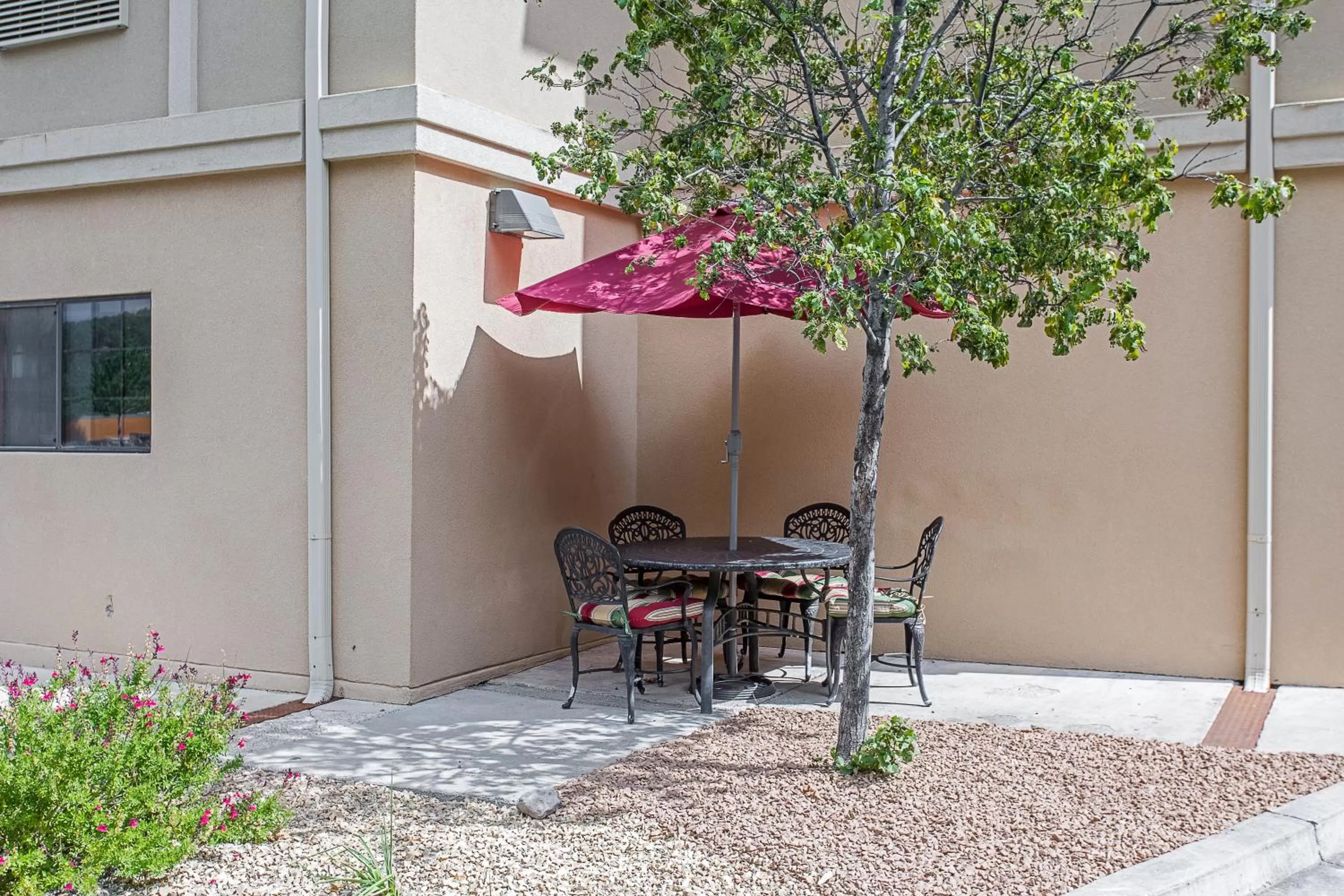 Patio in Hotel Ruidoso