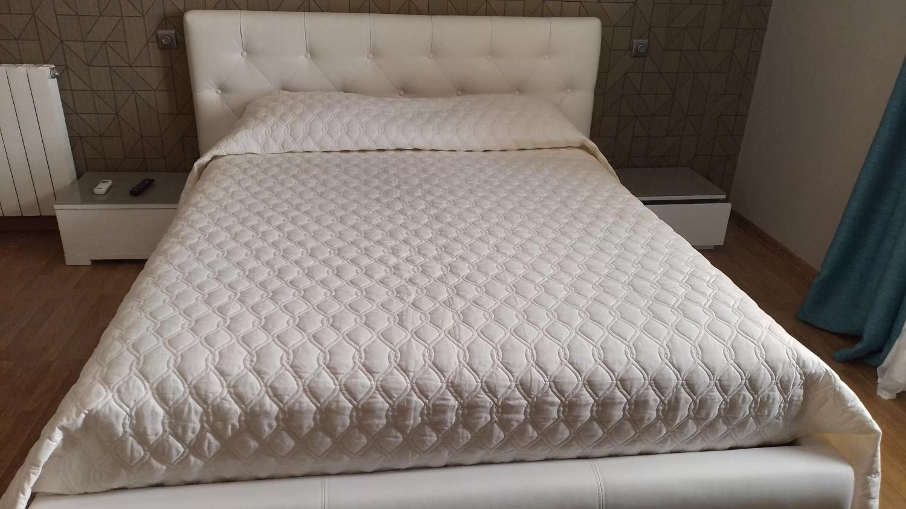 Bedroom, Bed in A Flor da Rosa