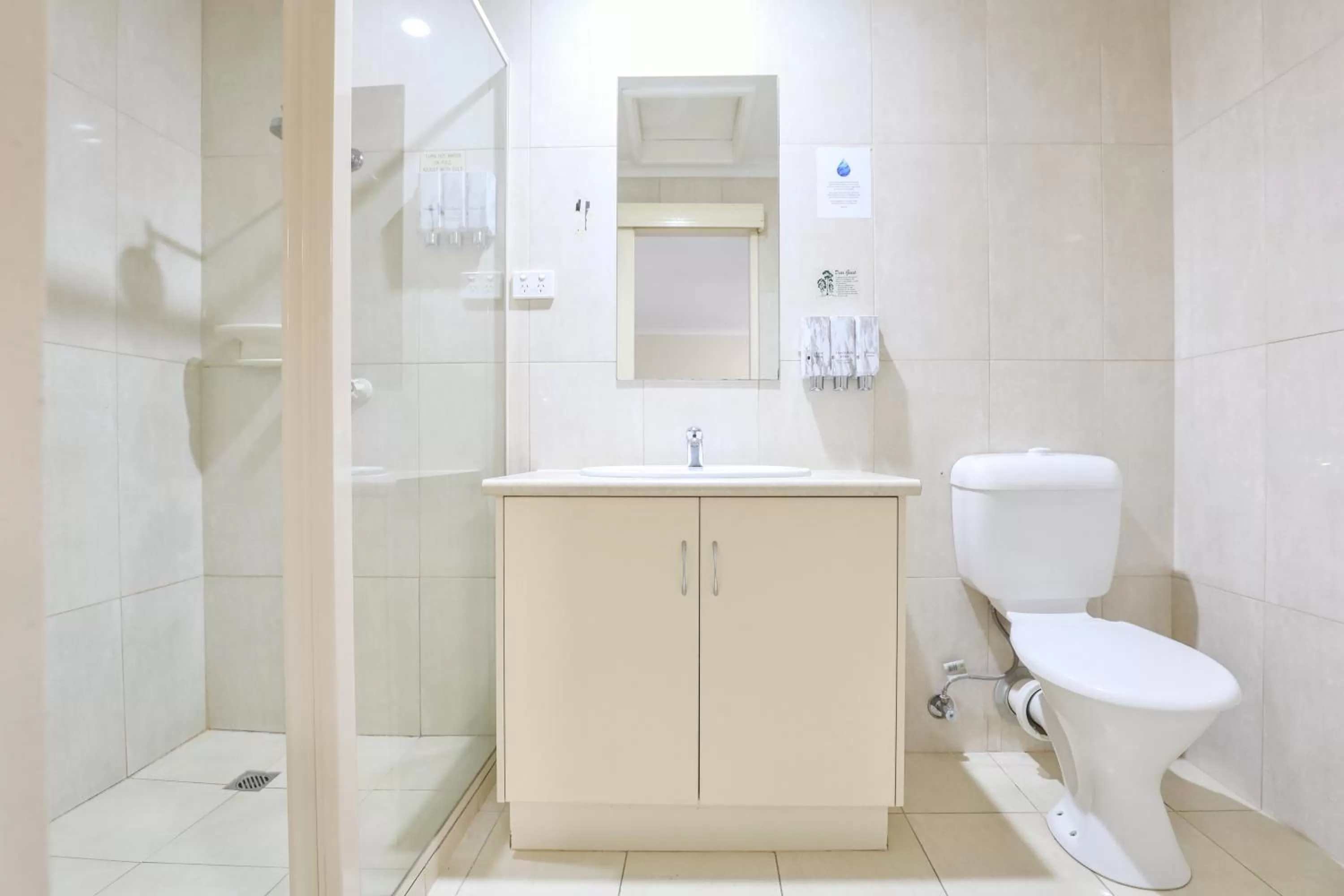 Bathroom in Boulevard Motor Inn Mildura