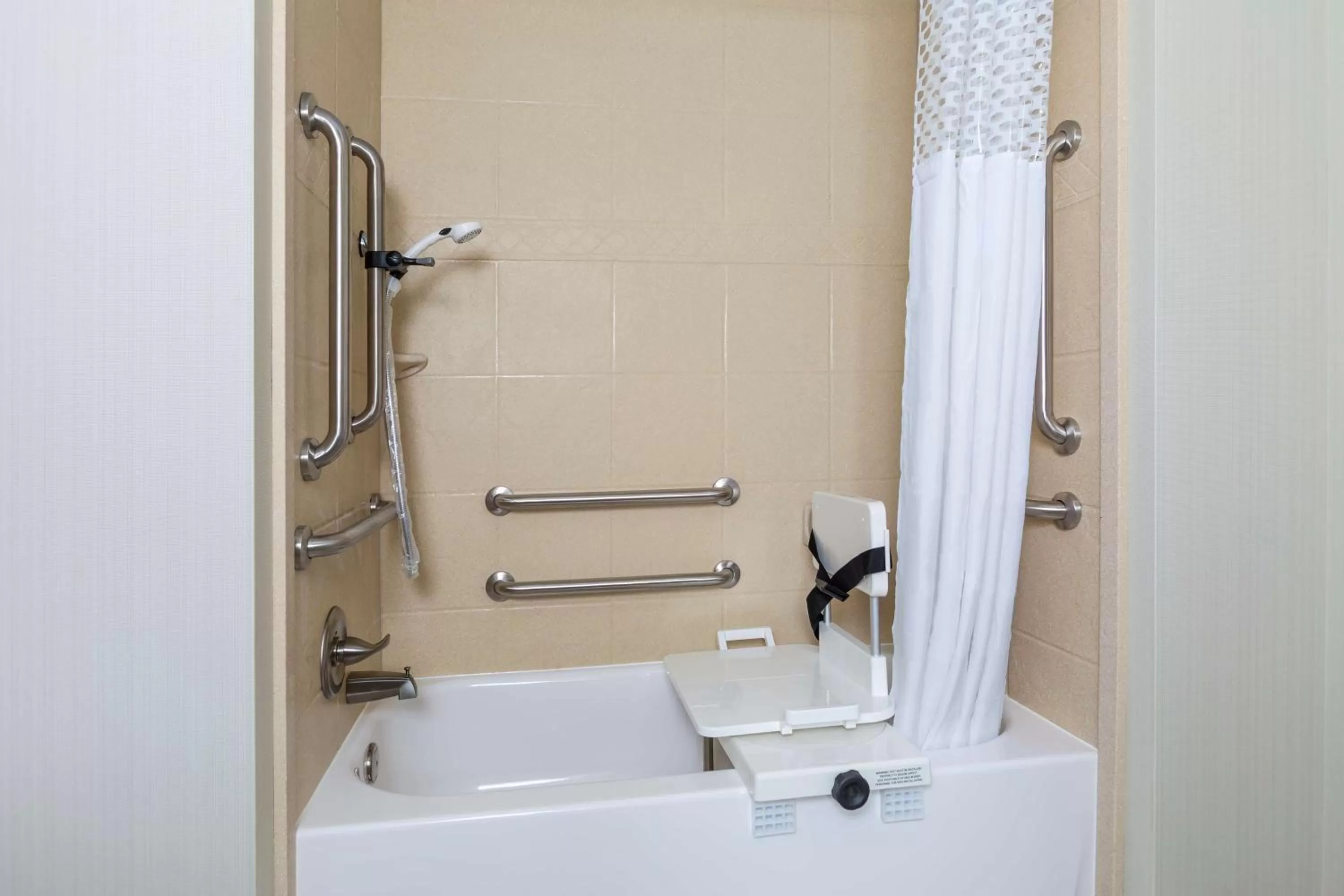 Bathroom in Hampton Inn & Suites Philadelphia Montgomeryville