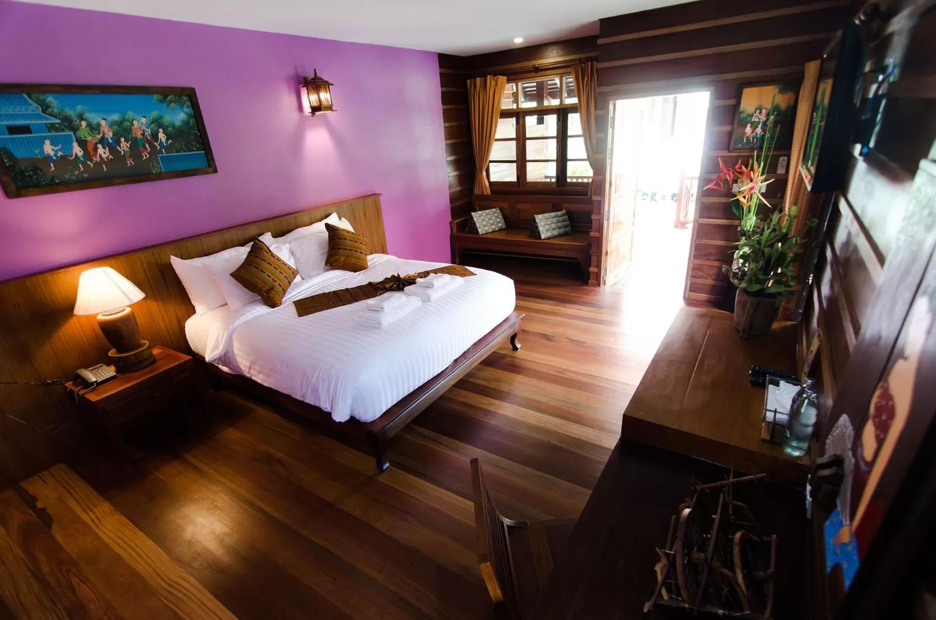 Photo of the whole room, Bed in Maikaew Damnoen Resort