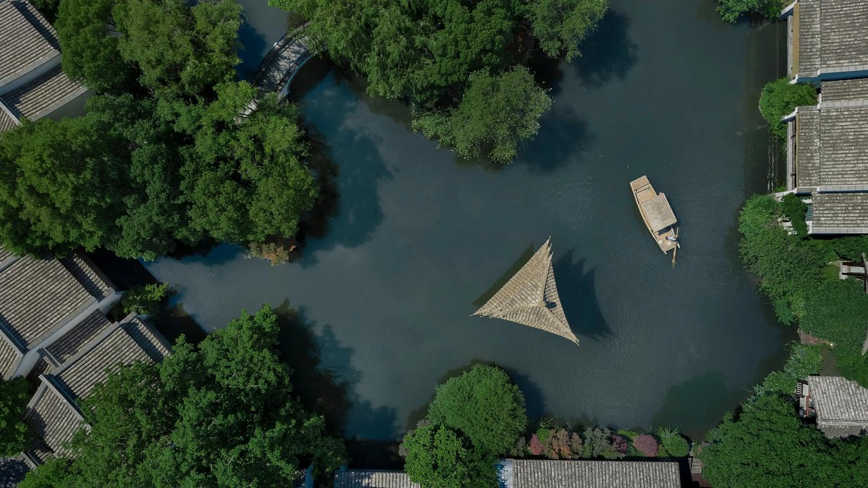 Lake view in Banyan Tree Hangzhou