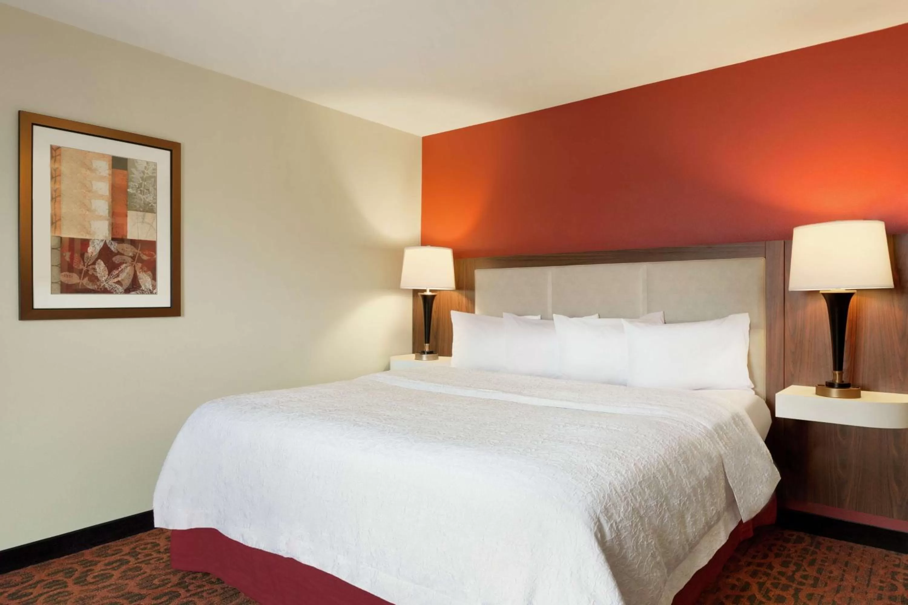 Bed in Hampton Inn Wichita Falls-Sikes Senter Mall