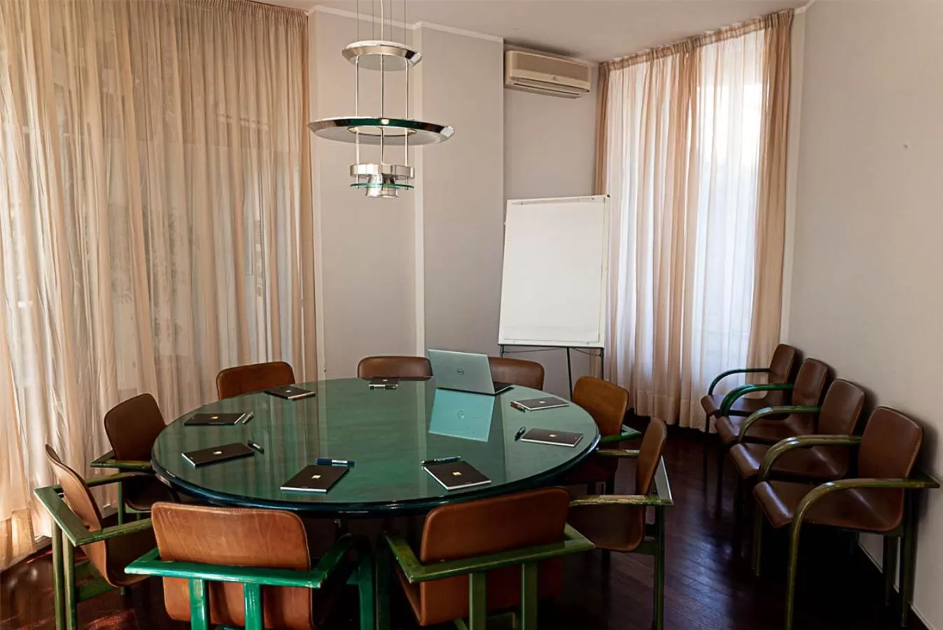 Business facilities in Business Hotel