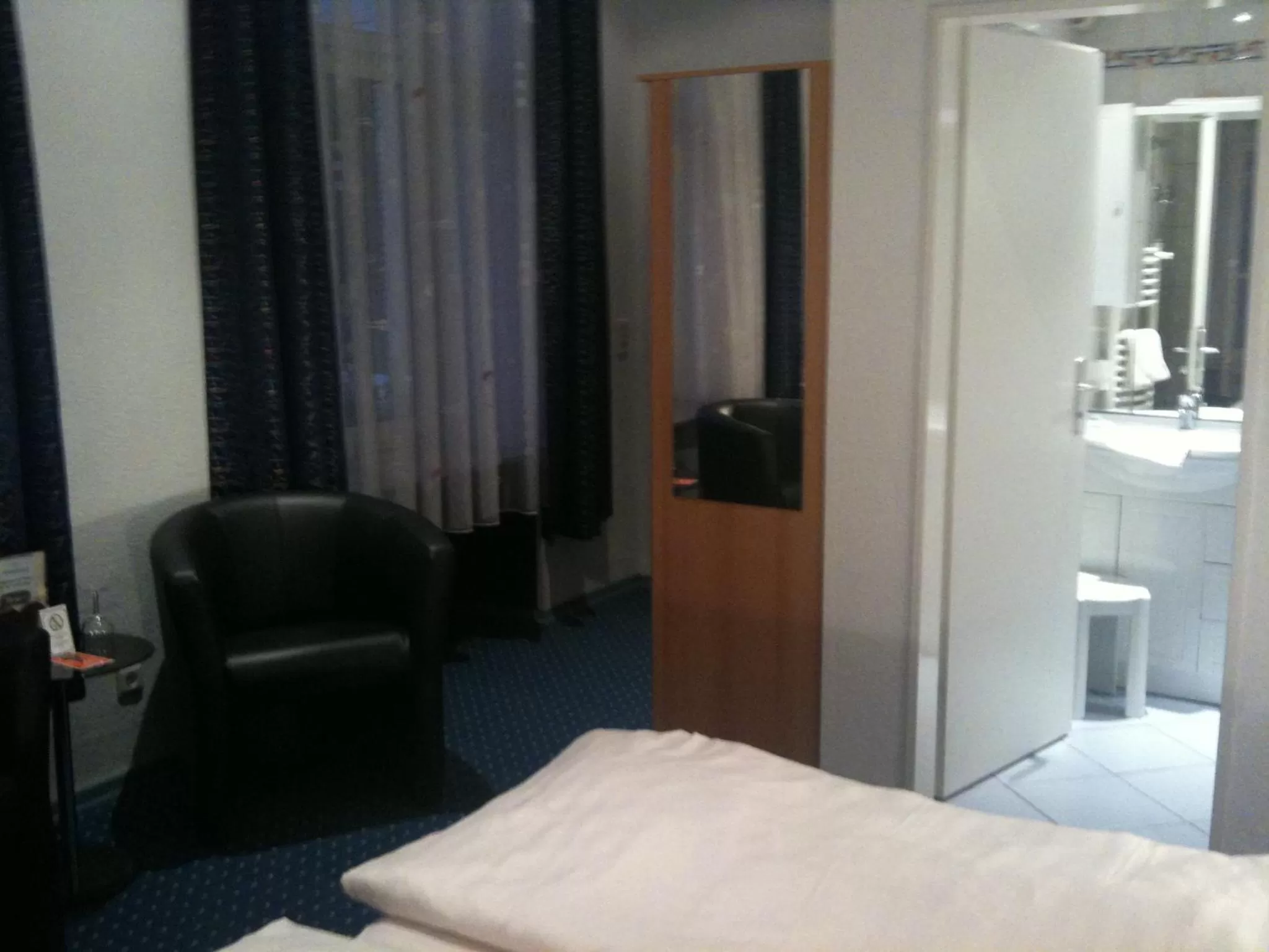 Bathroom, Bed in Hotel Rheinlust