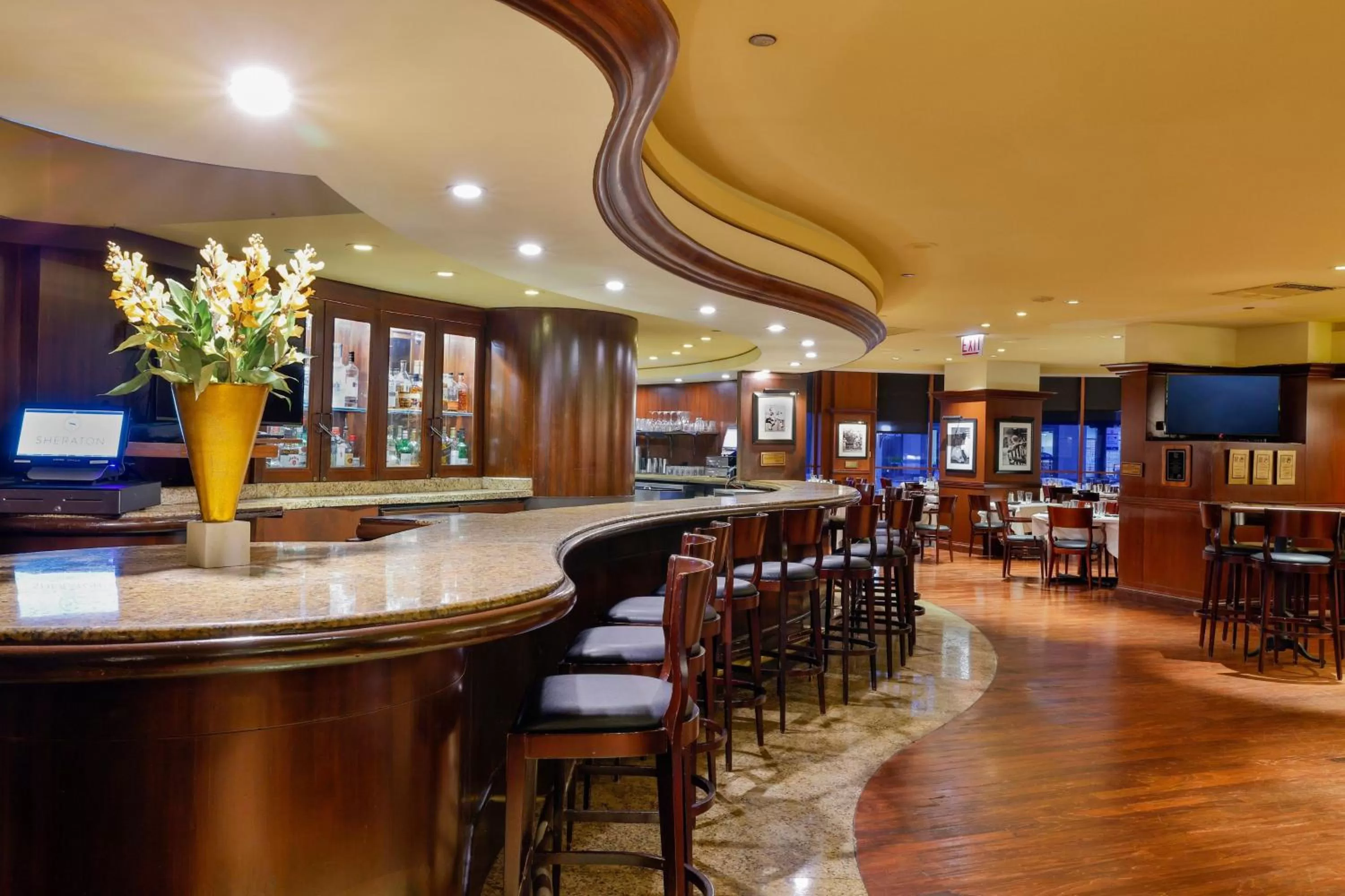 Restaurant/places to eat in Sheraton Grand Chicago Riverwalk