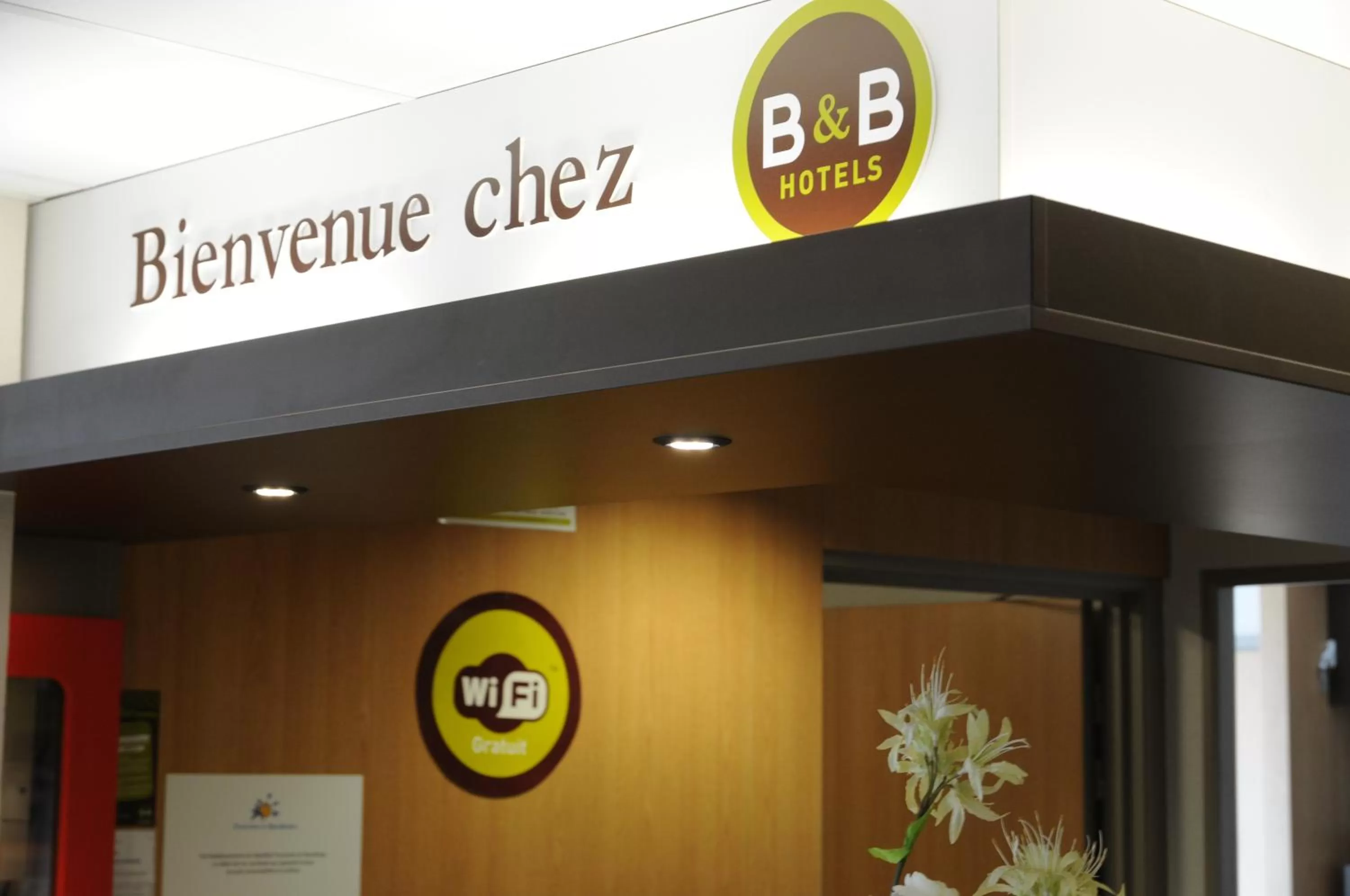 Lobby or reception in B&B HOTEL Mulhouse Centre